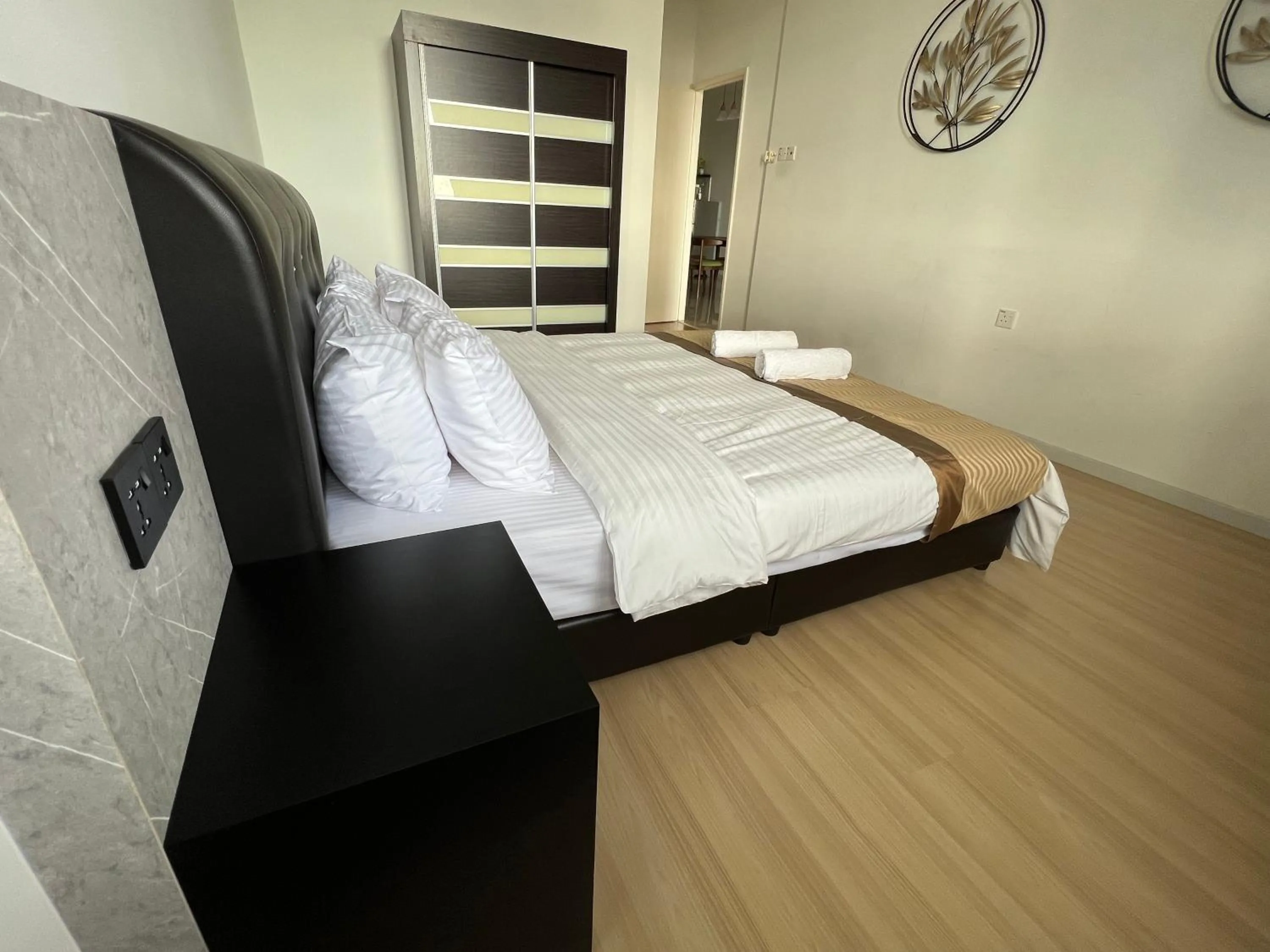 Bed in Home Away from Home in Taiping - 3R4B Family & Group Friendly!