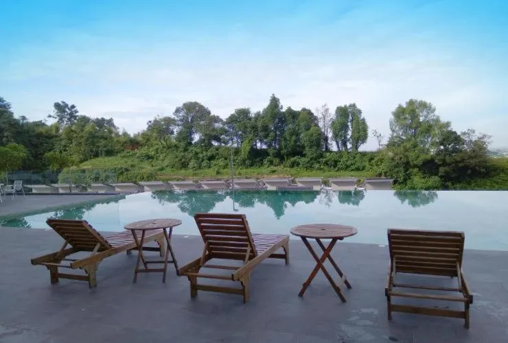 Property building in Home Away from Home in Taiping - 3R4B Family & Group Friendly!