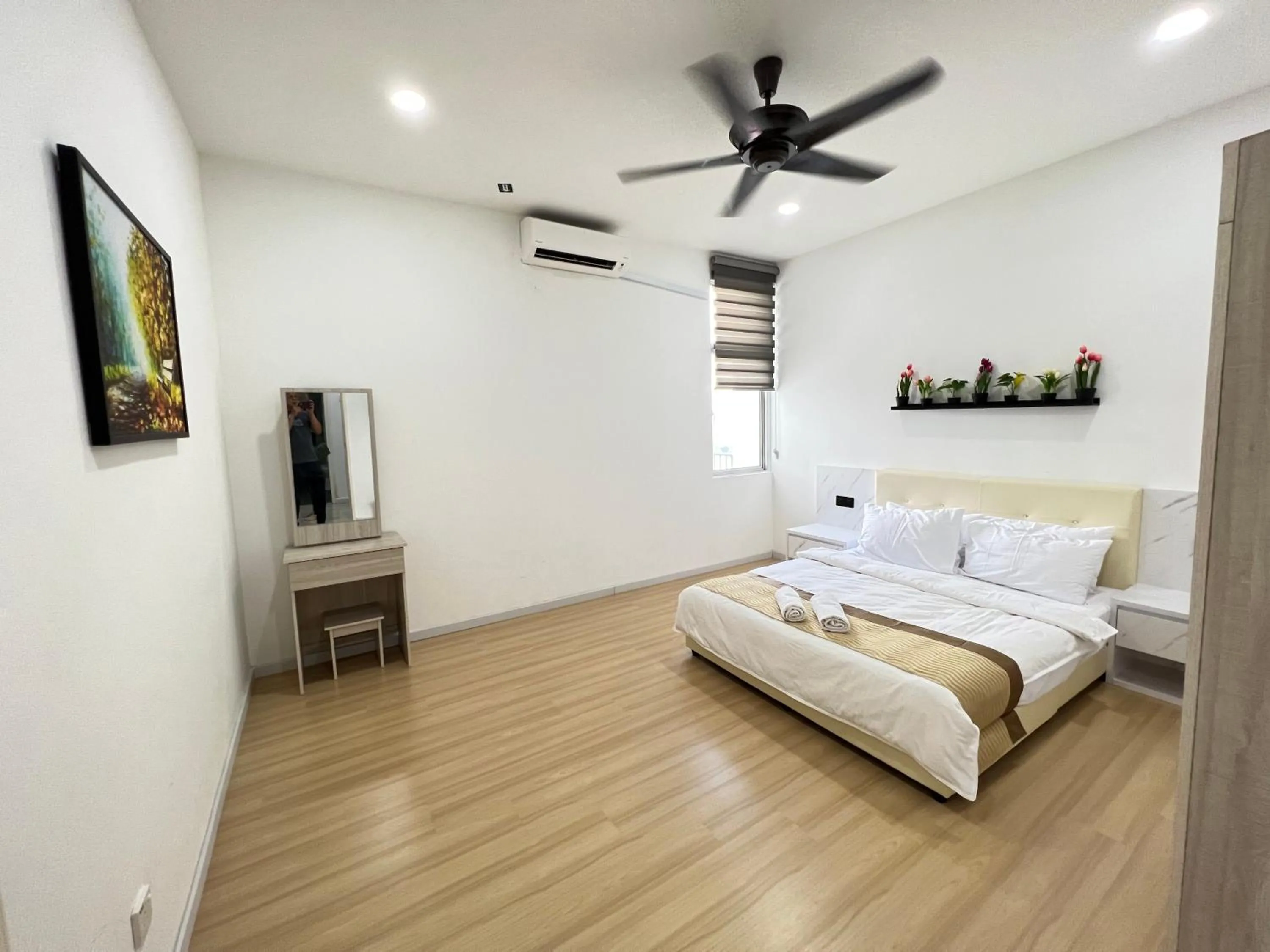 Bed in Home Away from Home in Taiping - 3R4B Family & Group Friendly!