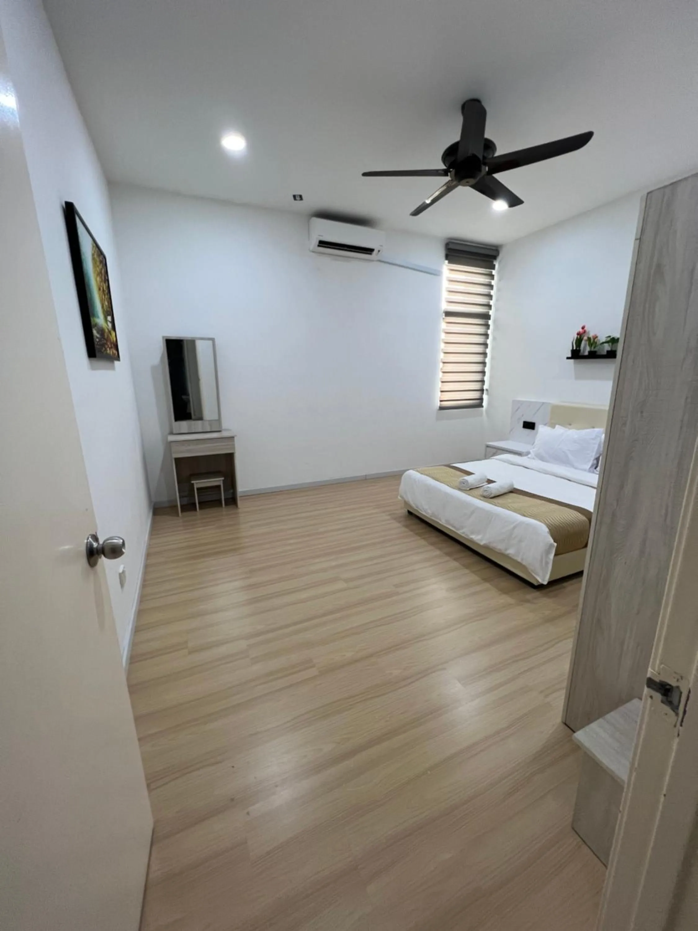 Bed in Home Away from Home in Taiping - 3R4B Family & Group Friendly!