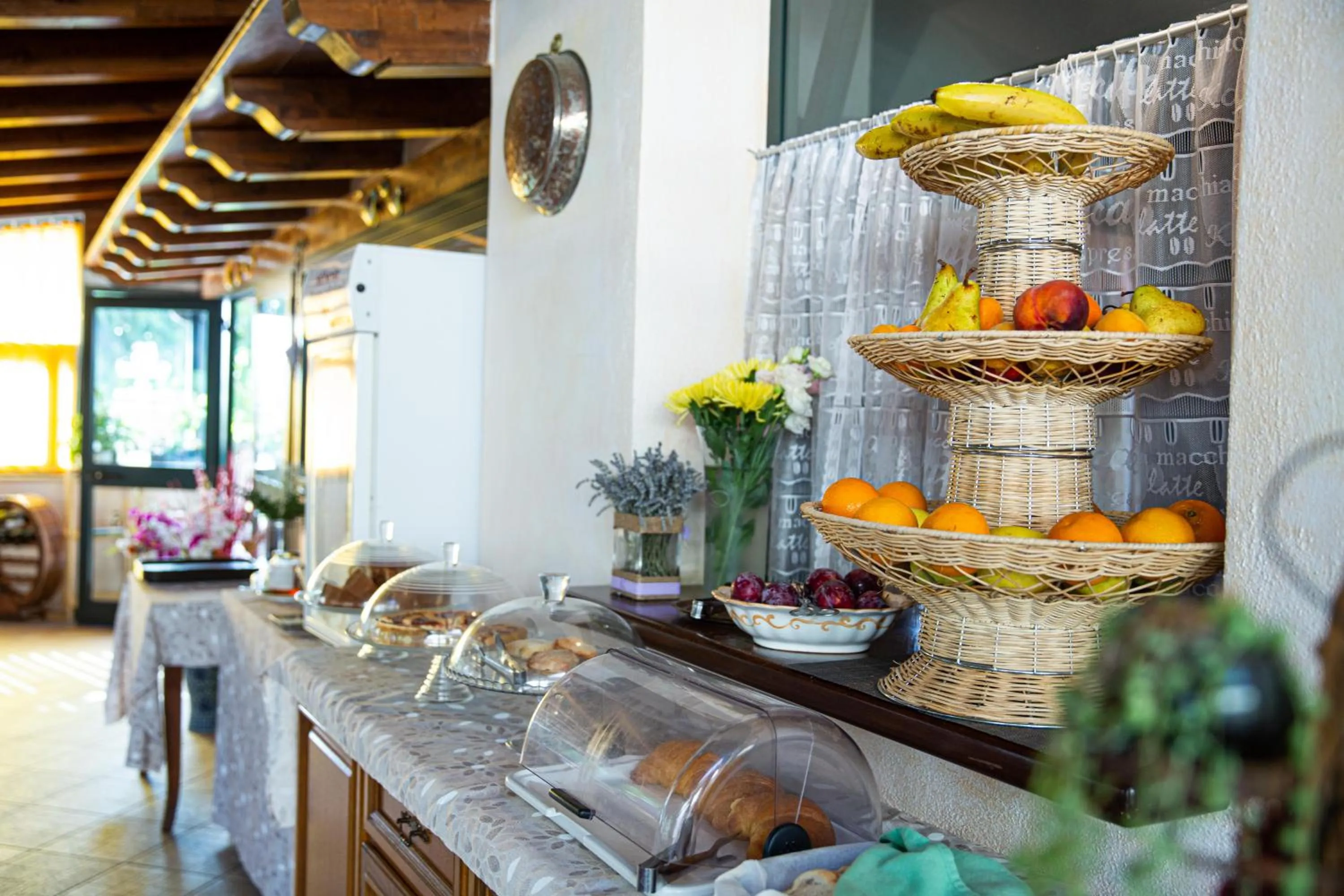 Breakfast in I Lecci Guesthouse