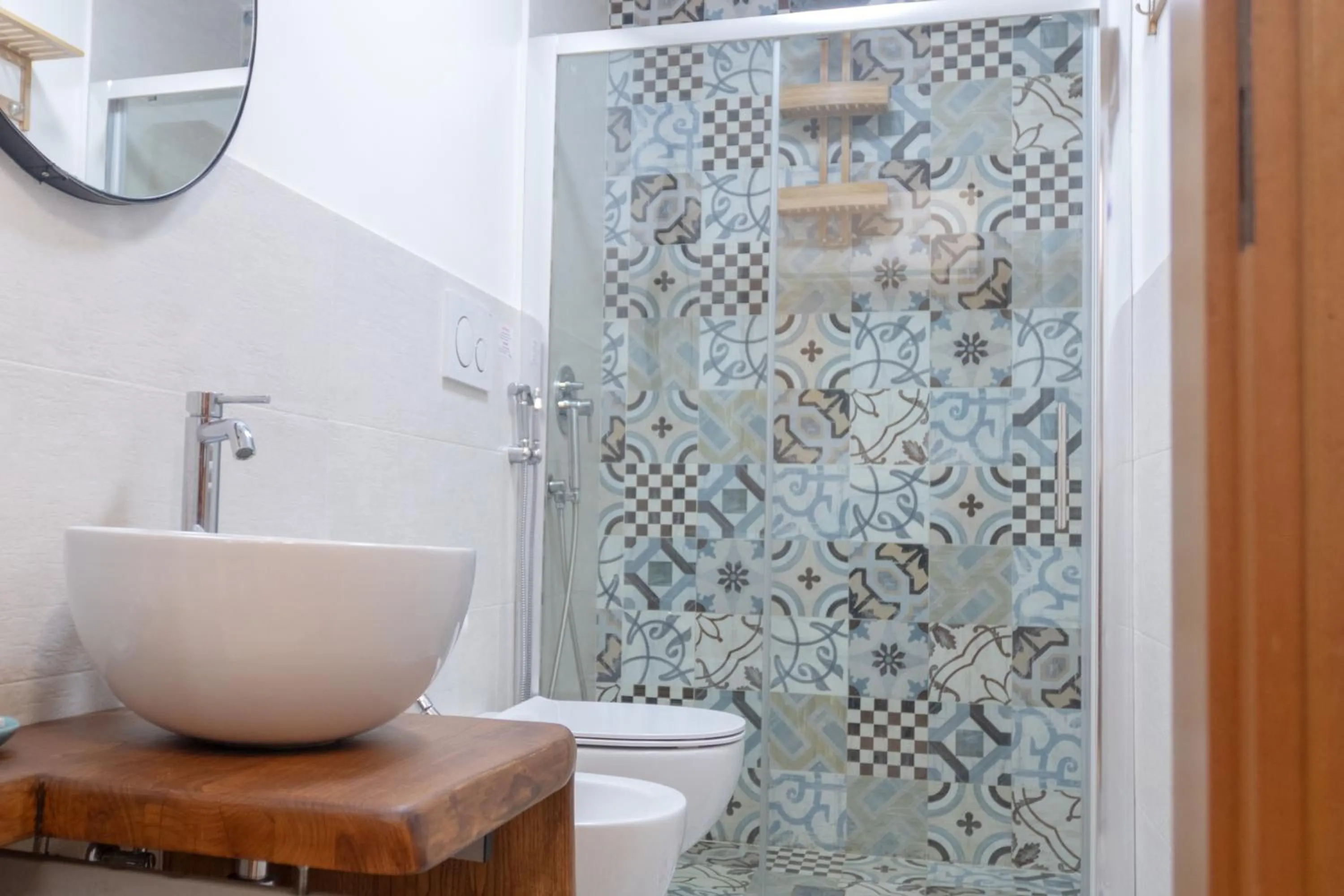 Shower in I Lecci Guesthouse