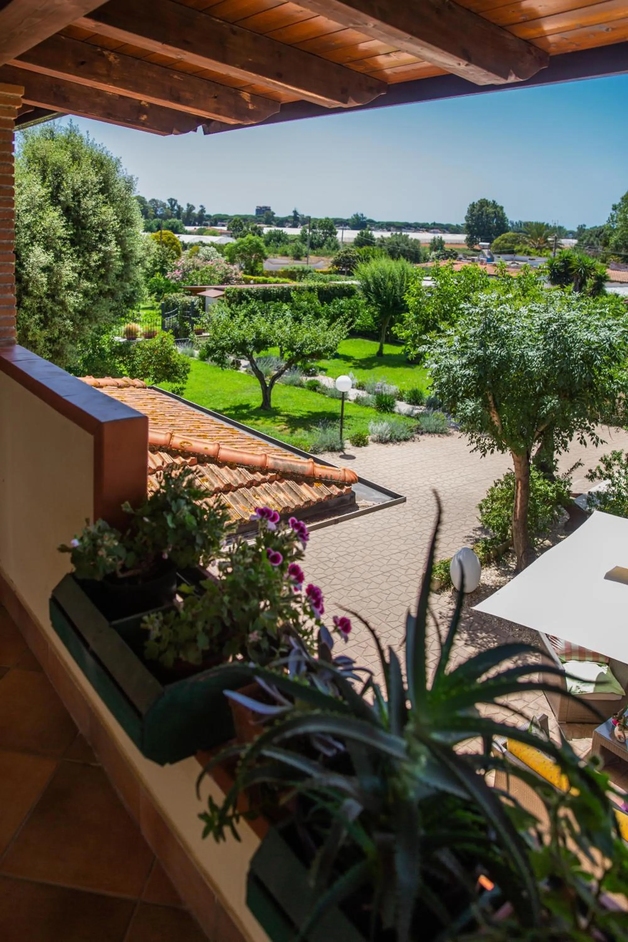 Garden view in I Lecci Guesthouse