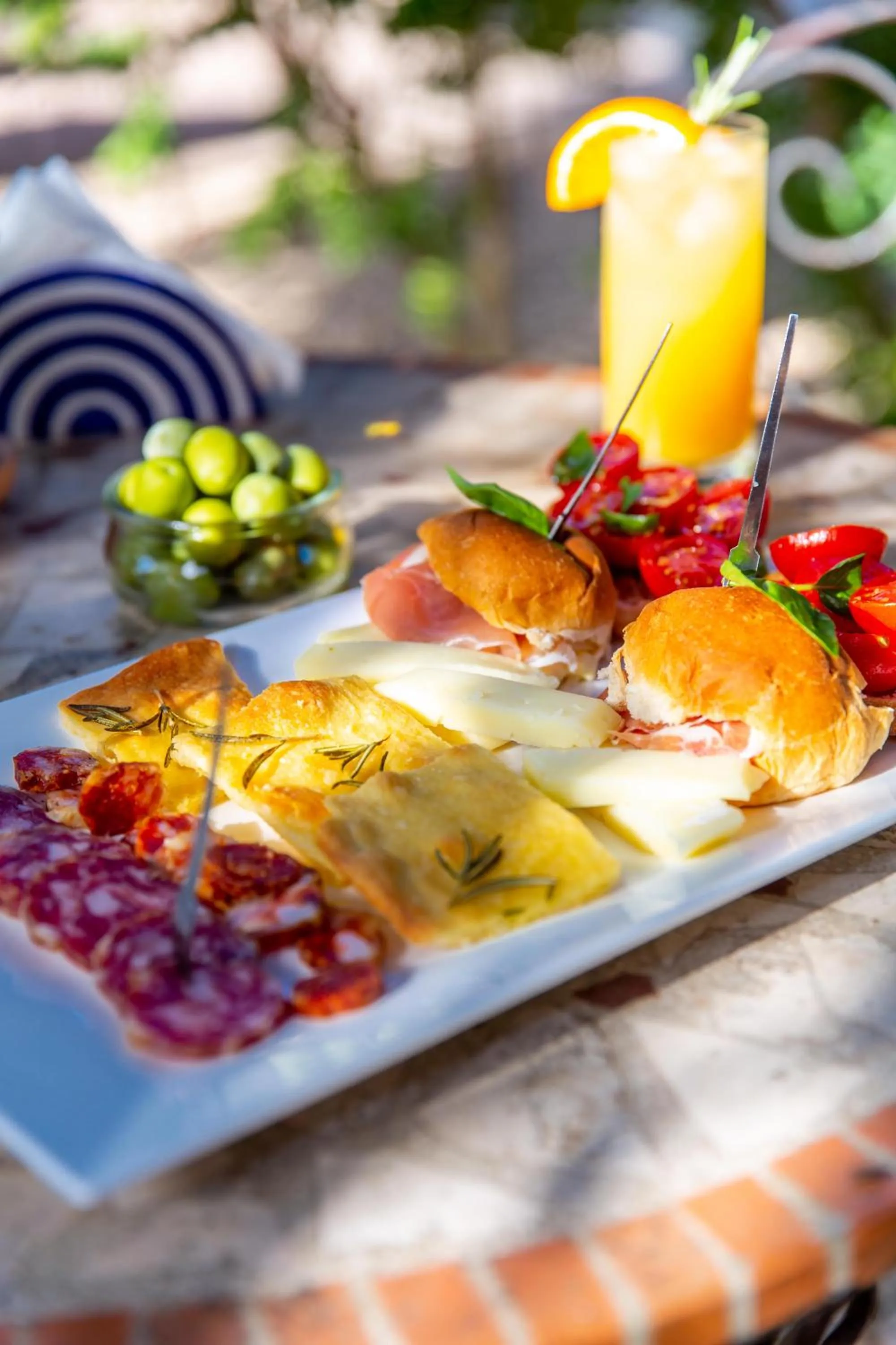 Food and drinks in I Lecci Guesthouse