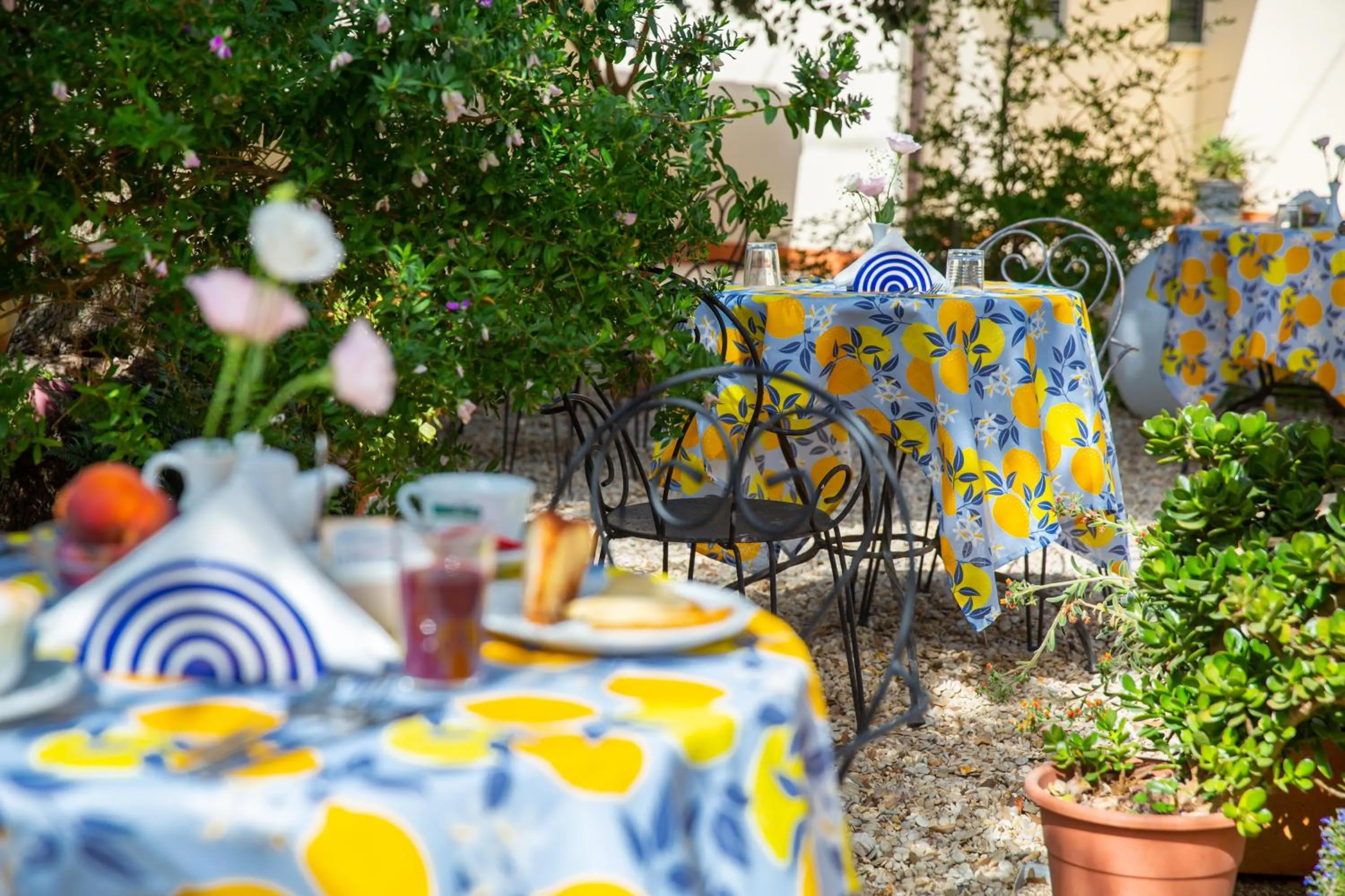 Garden in I Lecci Guesthouse