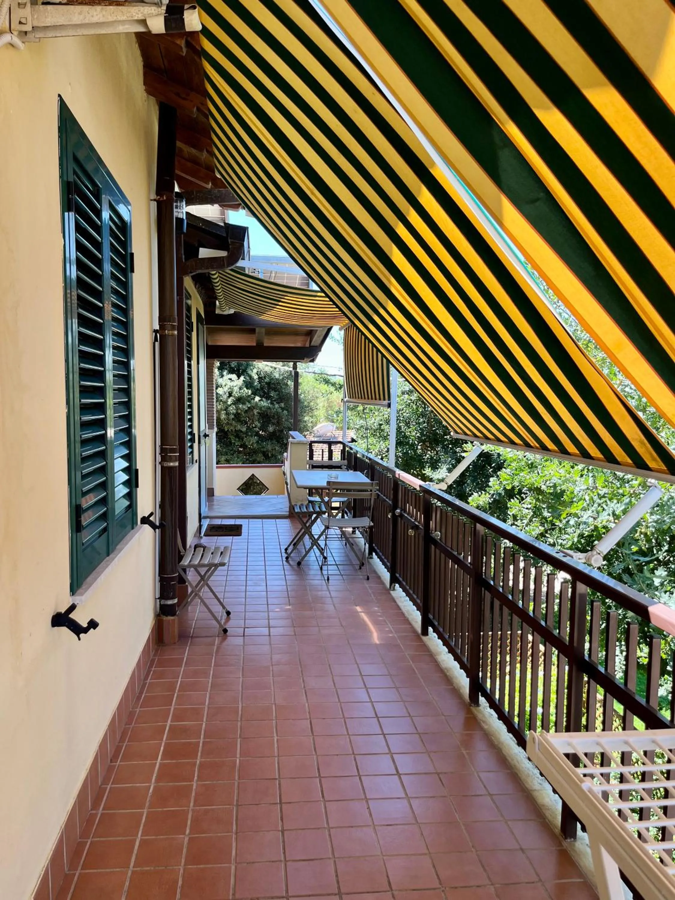 Day in I Lecci Guesthouse