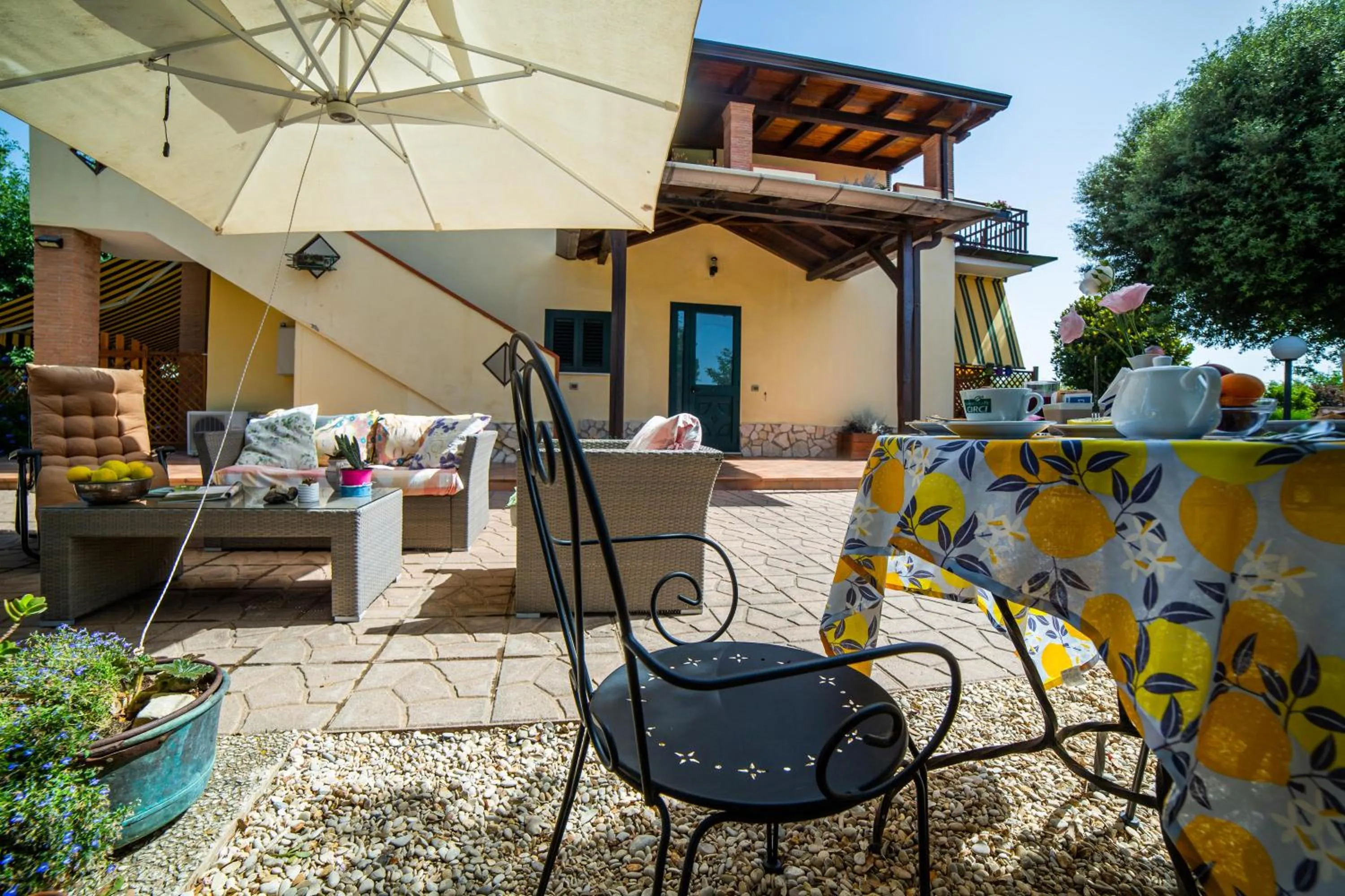 Spring in I Lecci Guesthouse