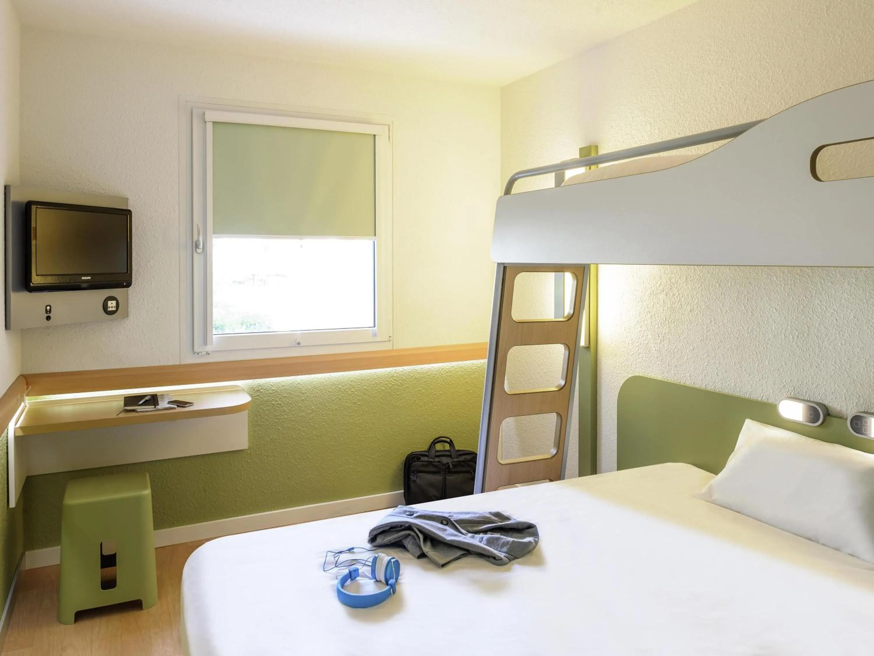 Bedroom, Bed in Ibis Budget Lleida