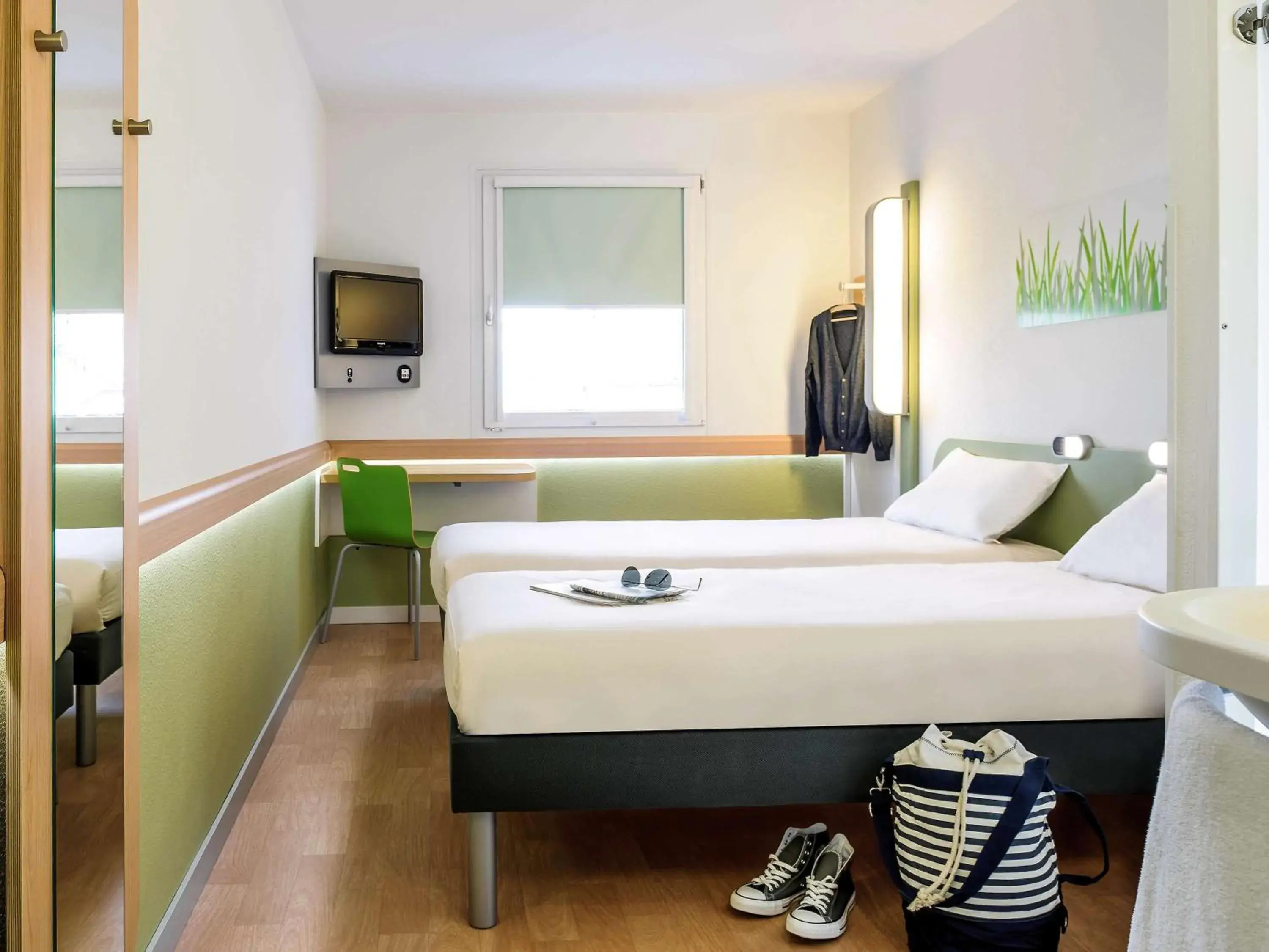 Photo of the whole room, Bed in Ibis Budget Lleida Photo of the whole room, Bed in Ibis Budget Lleida