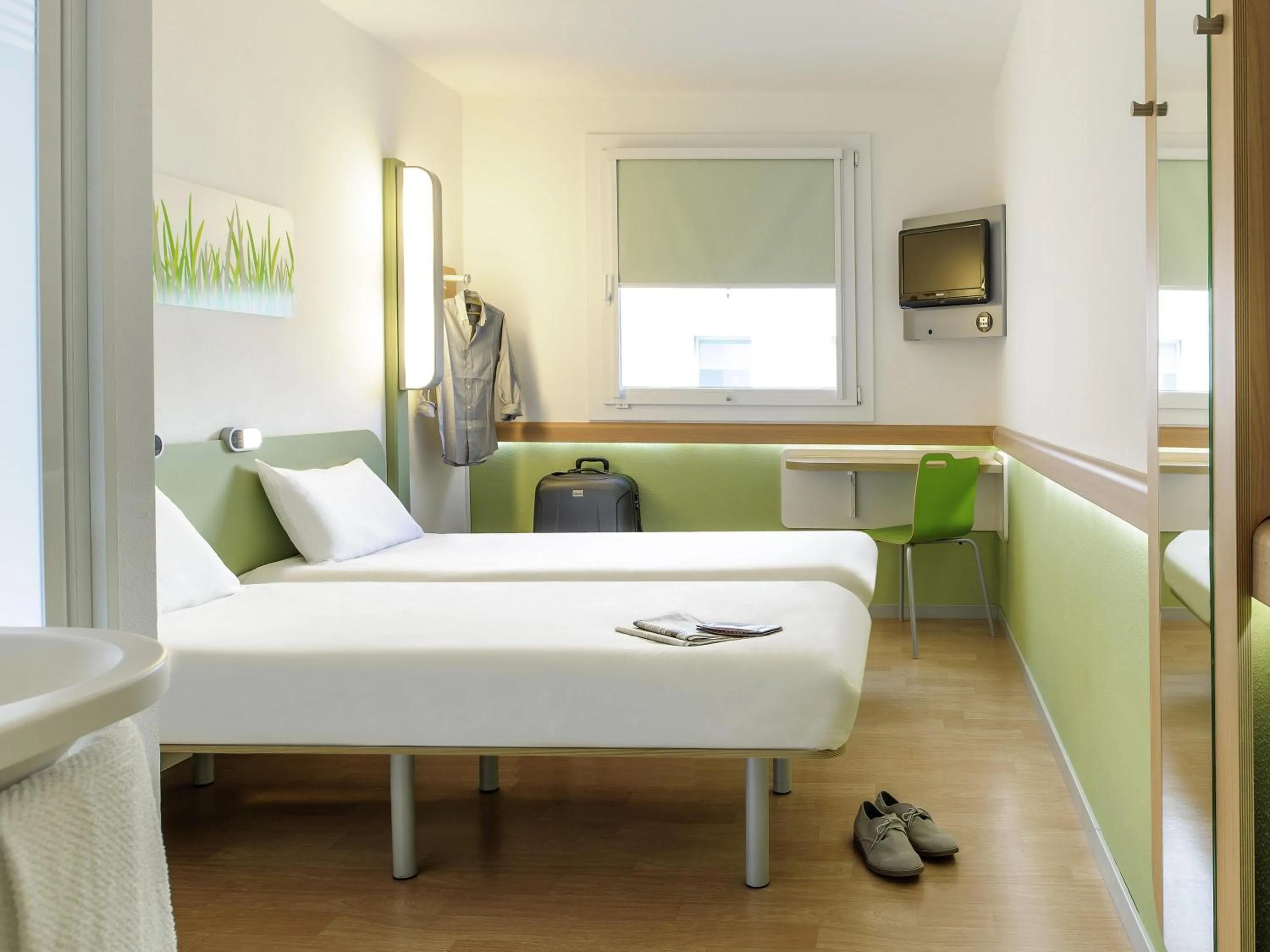 Bedroom in Ibis Budget Lleida