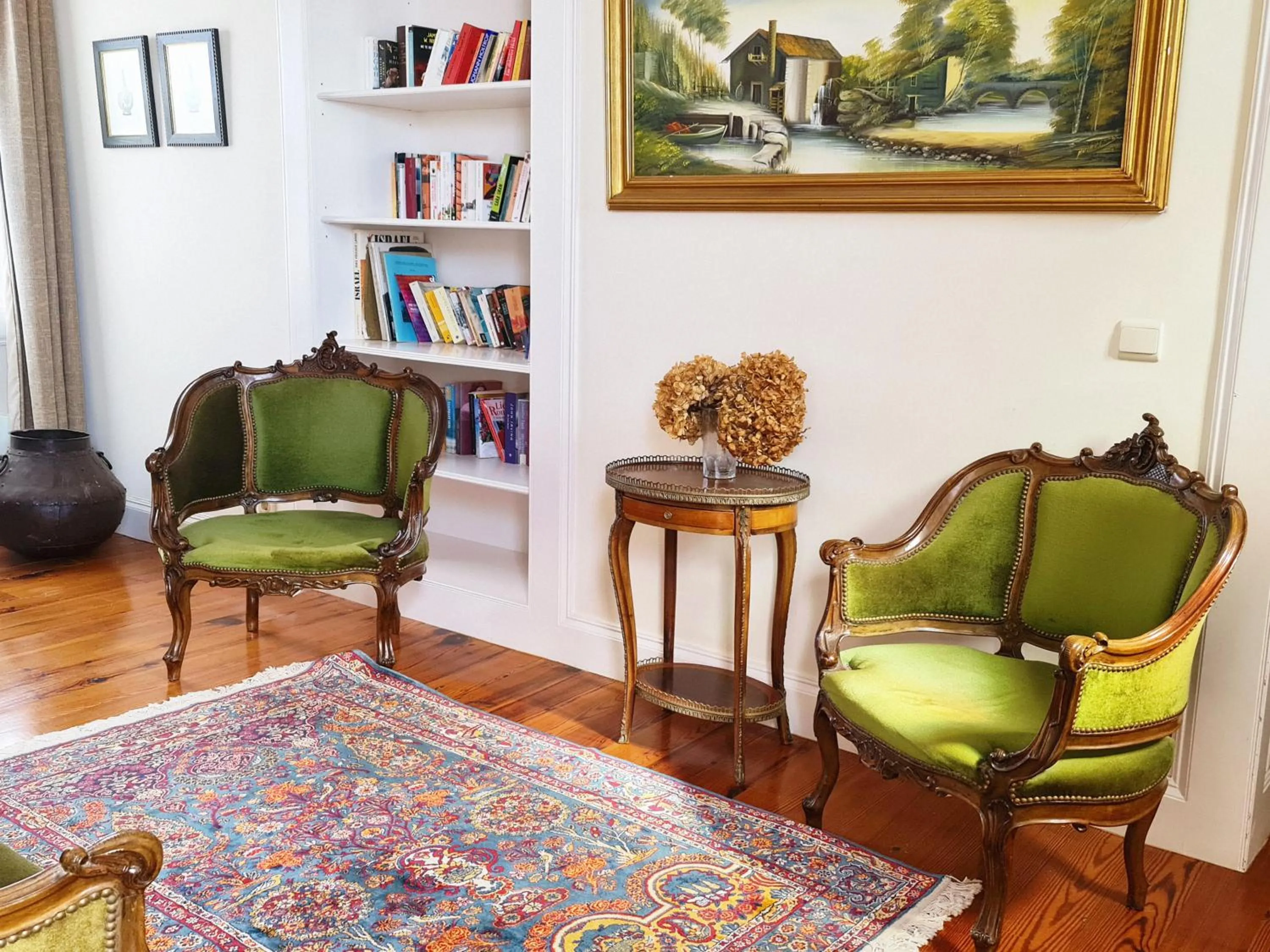 Library in Villa Alto Boutique Hotel