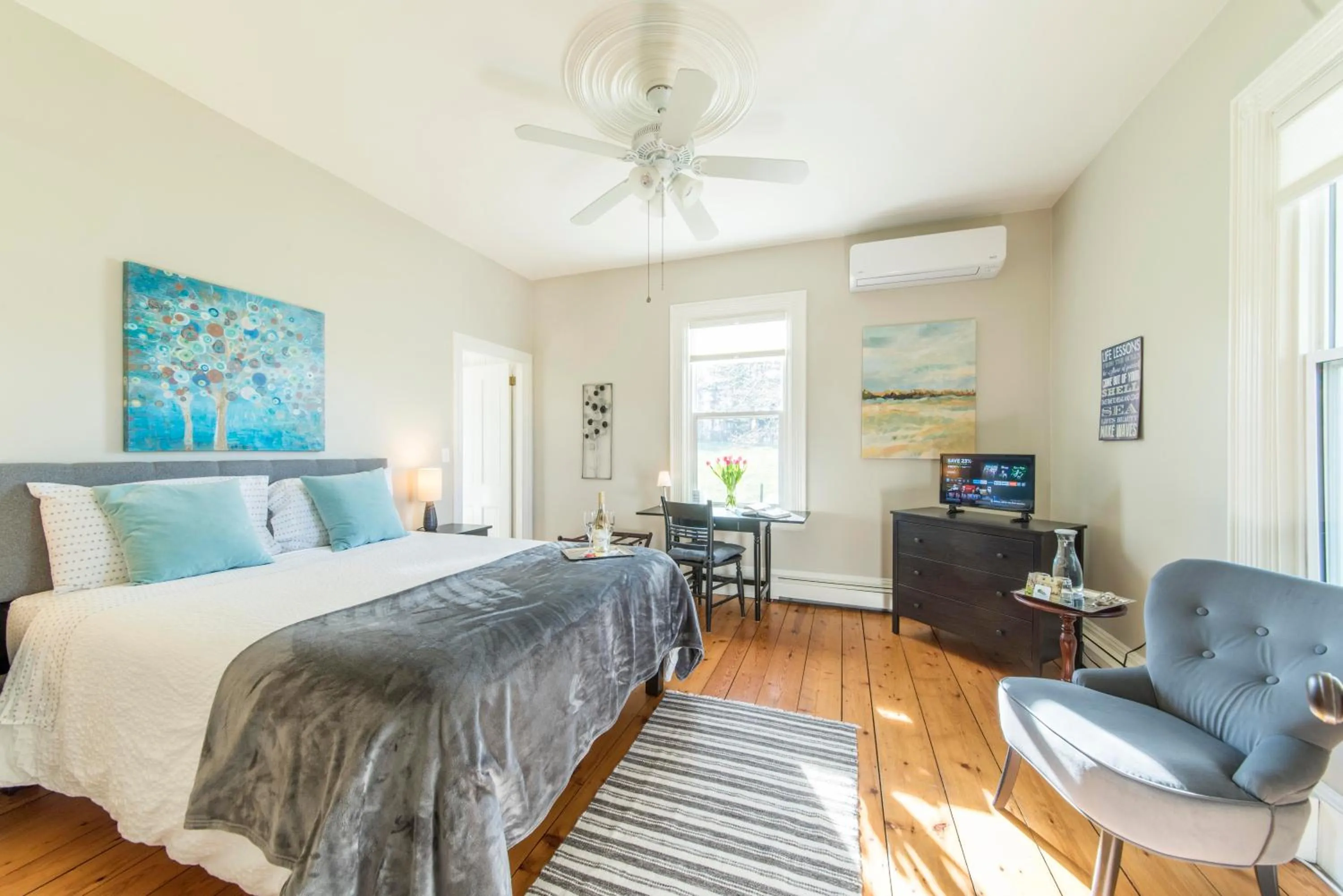 Bed in River Ridge Lodge