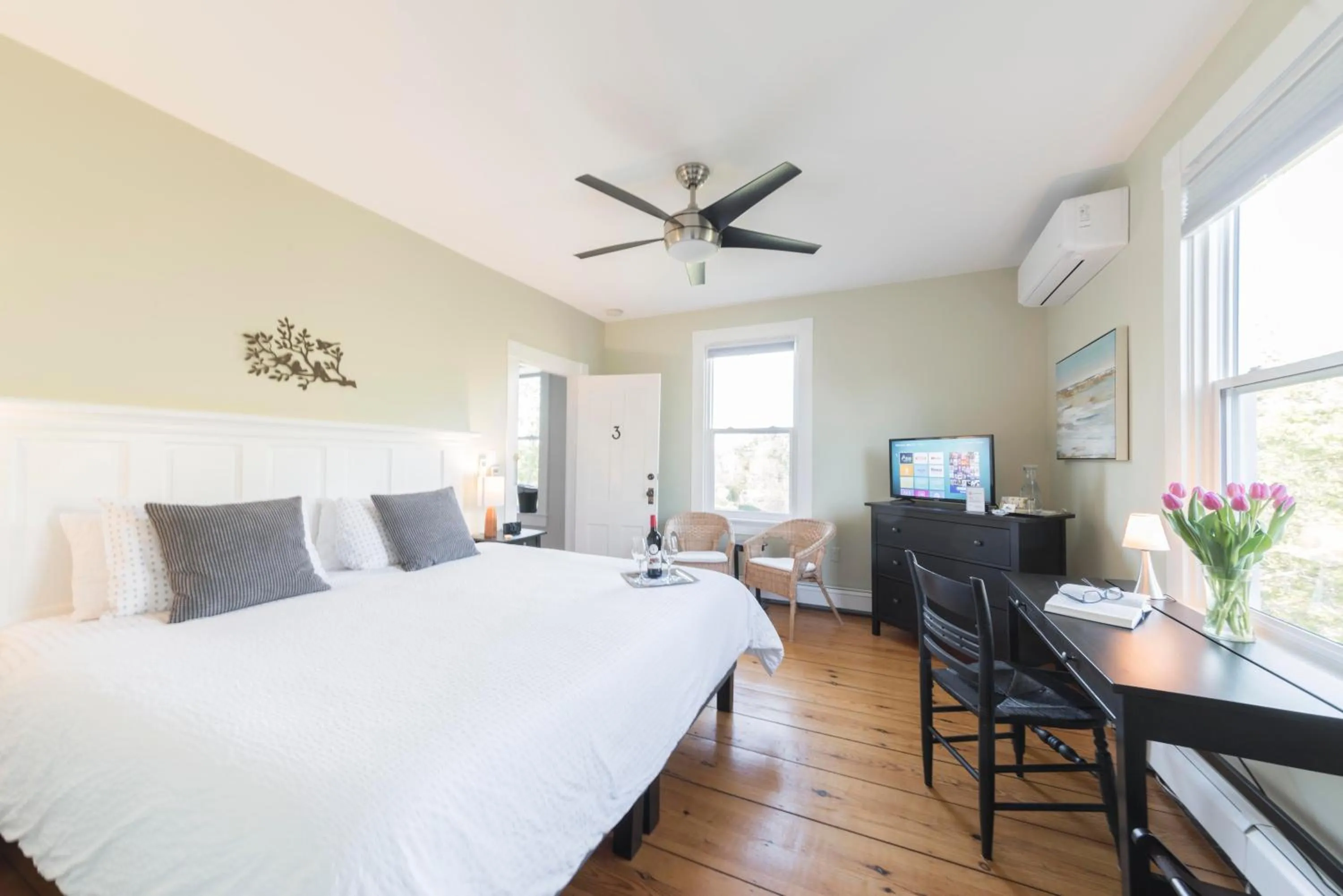 Bed in River Ridge Lodge