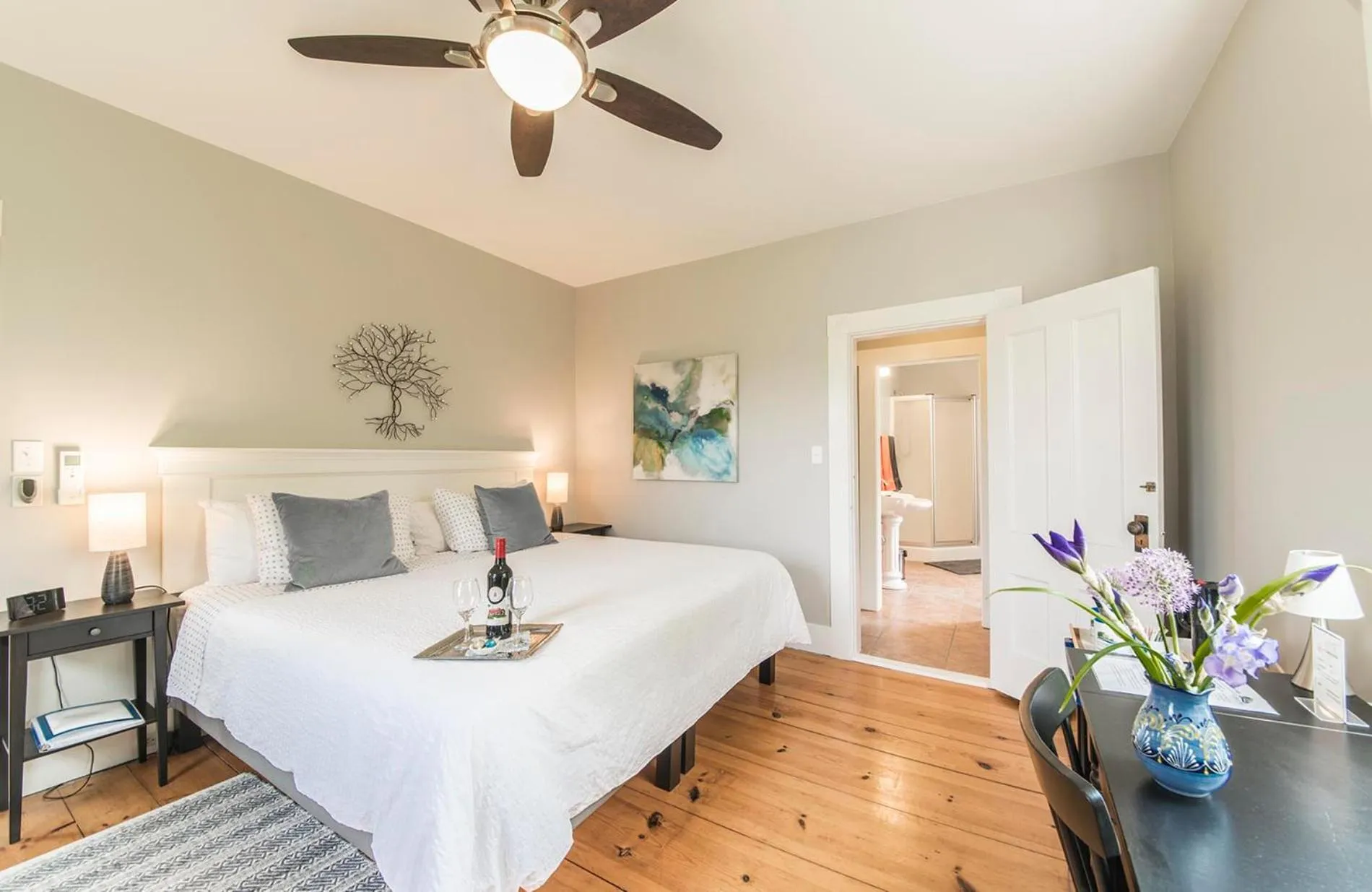 Bed in River Ridge Lodge