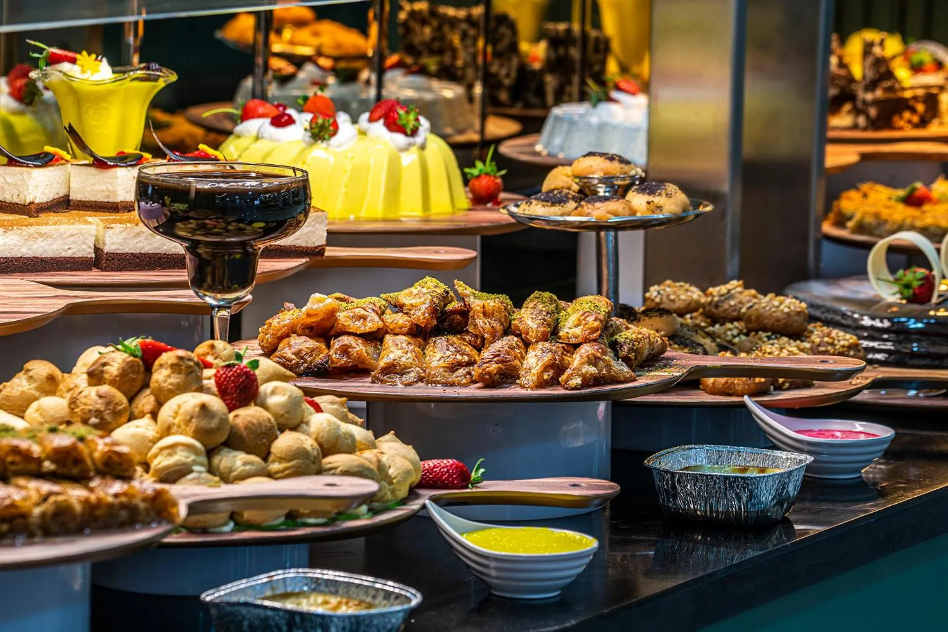 Restaurant/places to eat in Blue Star Hotel