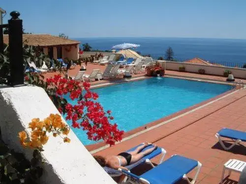 Swimming pool in Apartamentos Quinta Mae dos Homens Swimming pool in Apartamentos Quinta Mae dos Homens