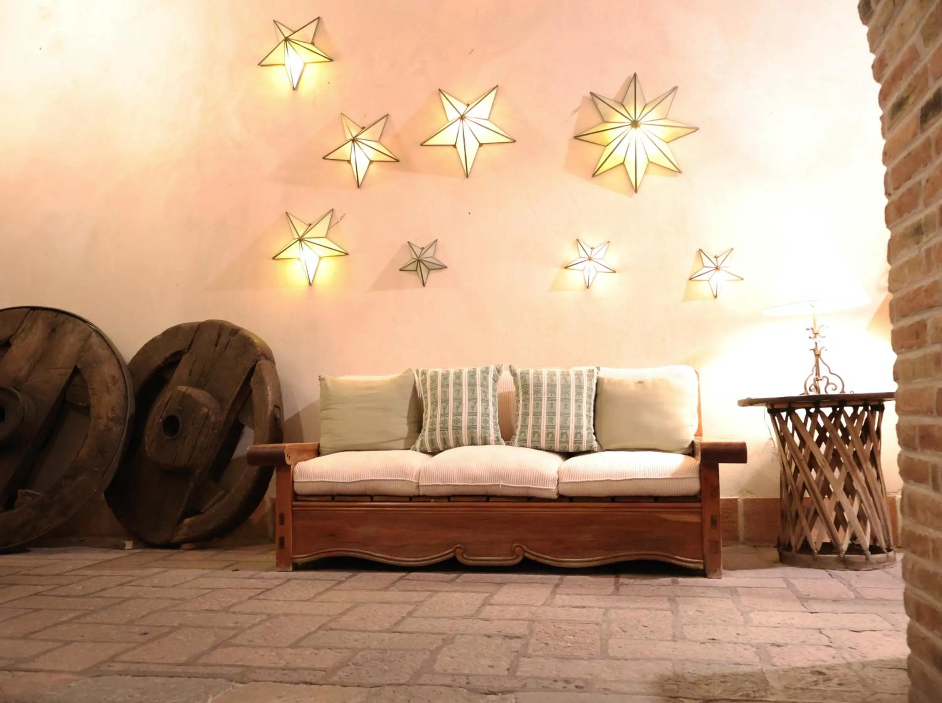 Seating area in Hotel los Arcos