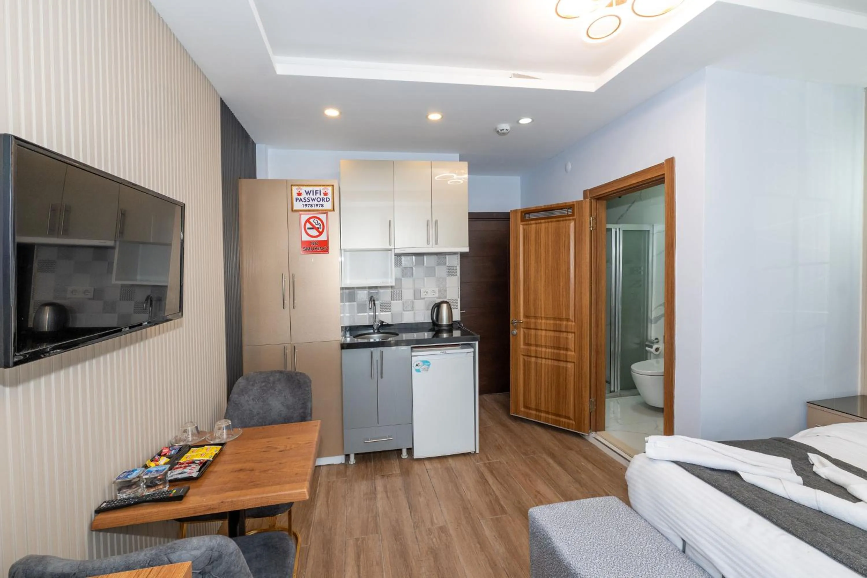 Kitchen or kitchenette in T-Square Residence