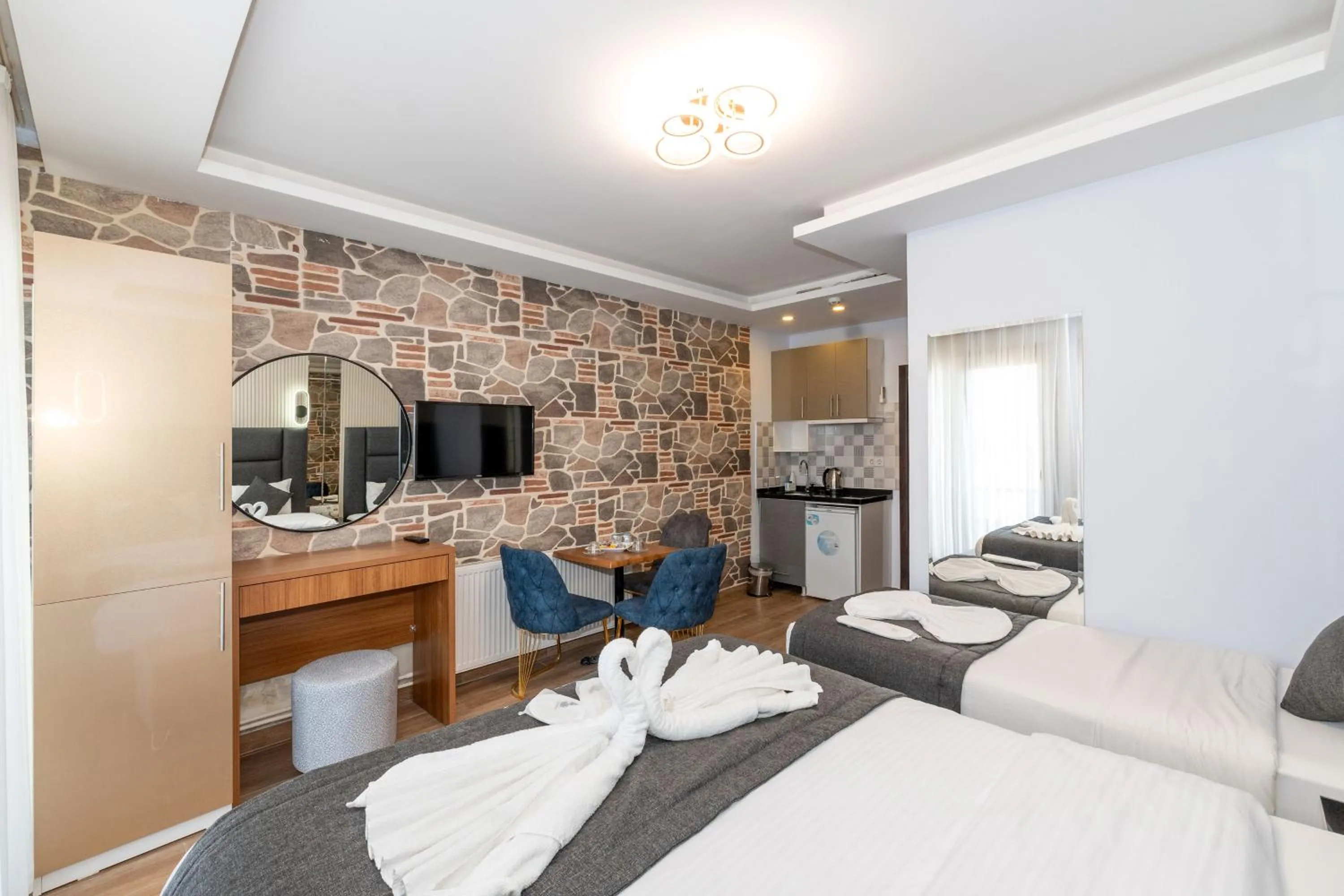 TV and multimedia, Bed in T-Square Residence