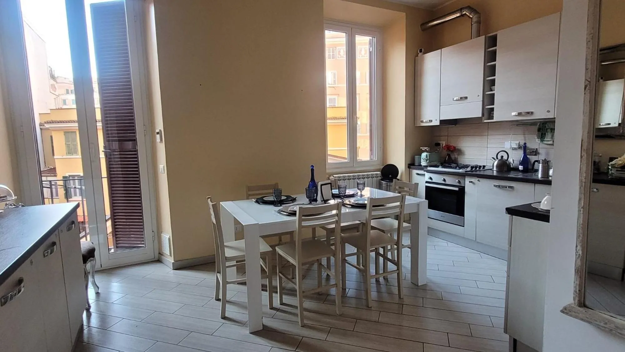 kitchen in Rome Central Rooms