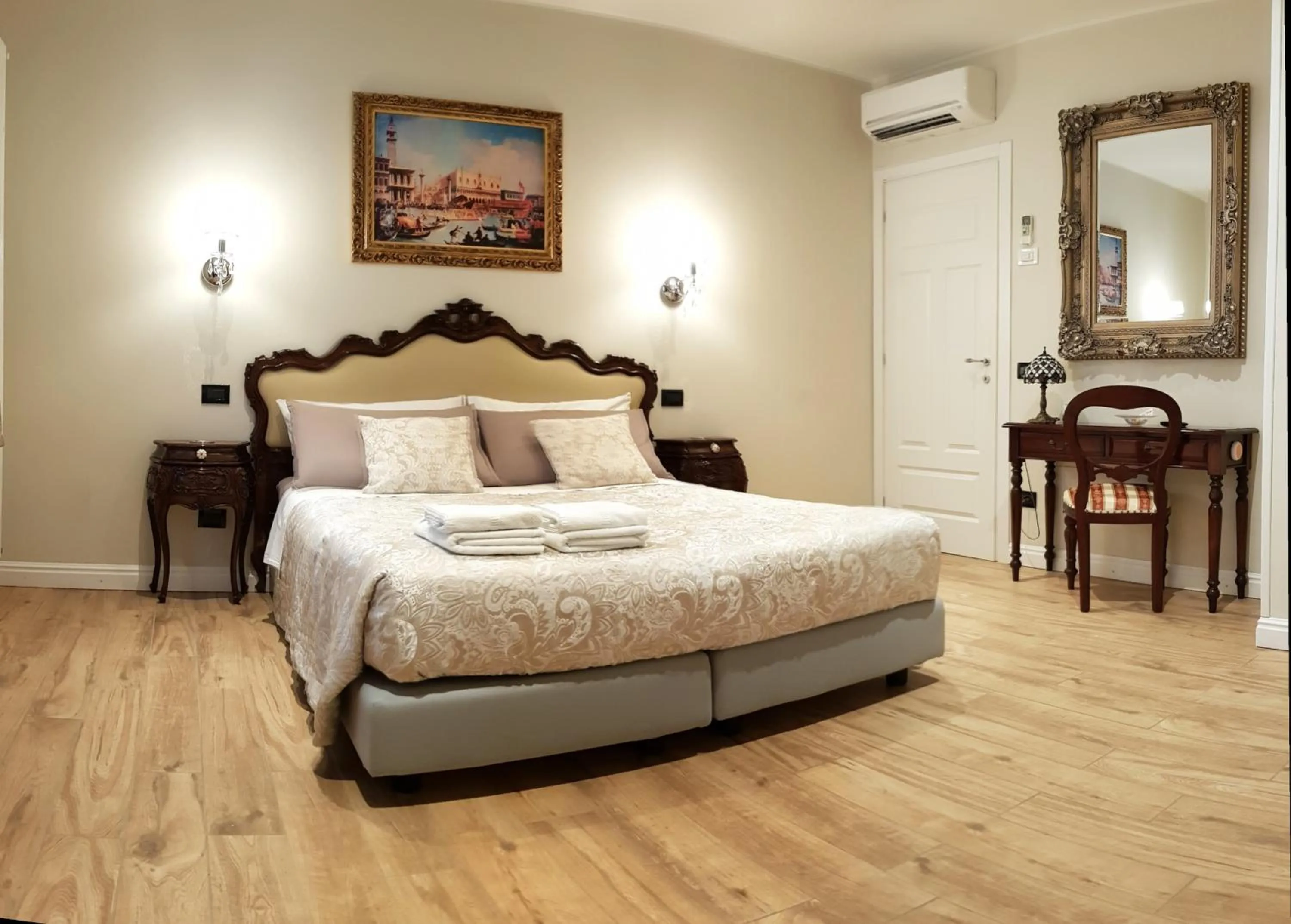 Photo of the whole room, Bed in B&B Fine Venice