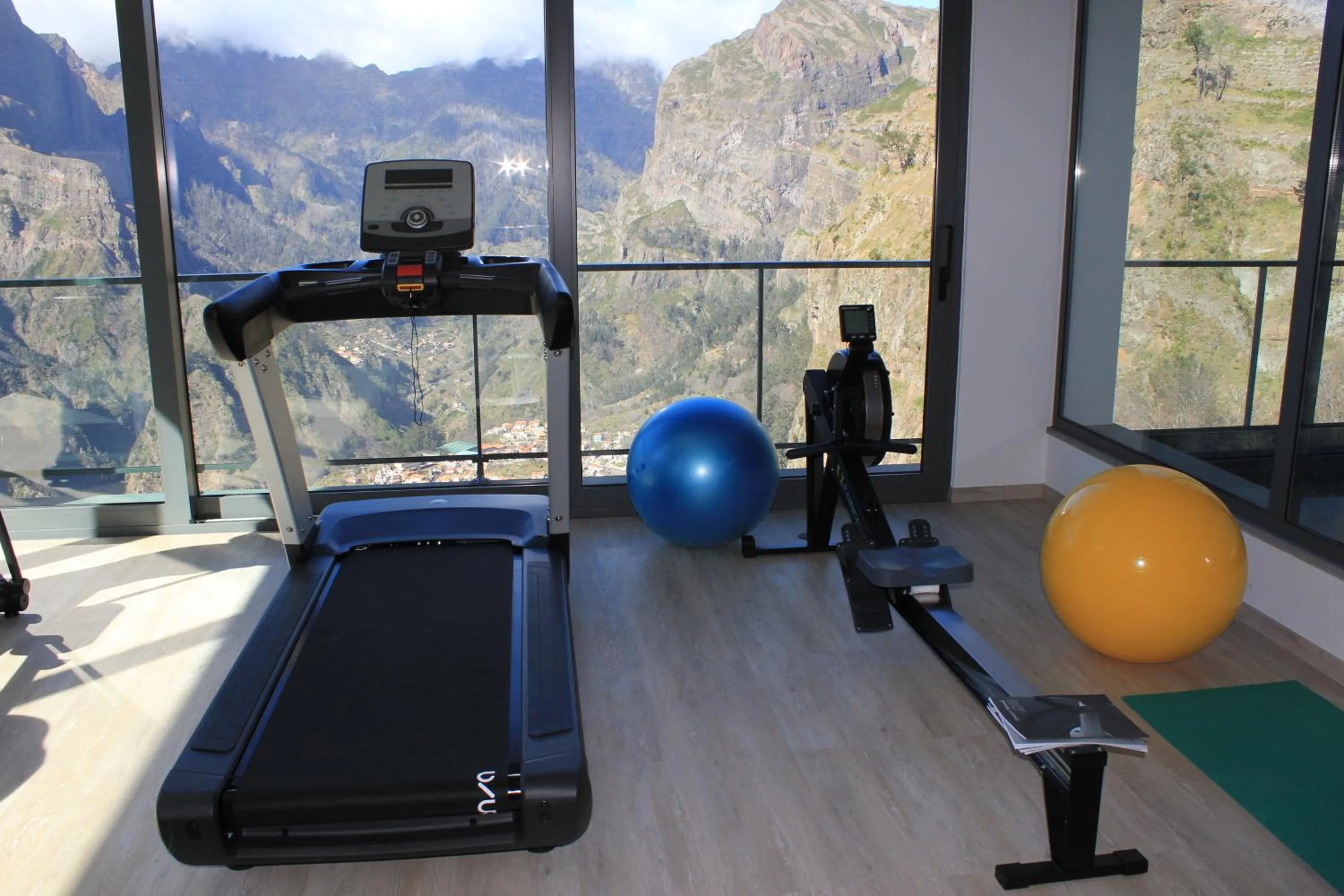 Fitness centre/facilities in Eira do Serrado - Hotel & Spa