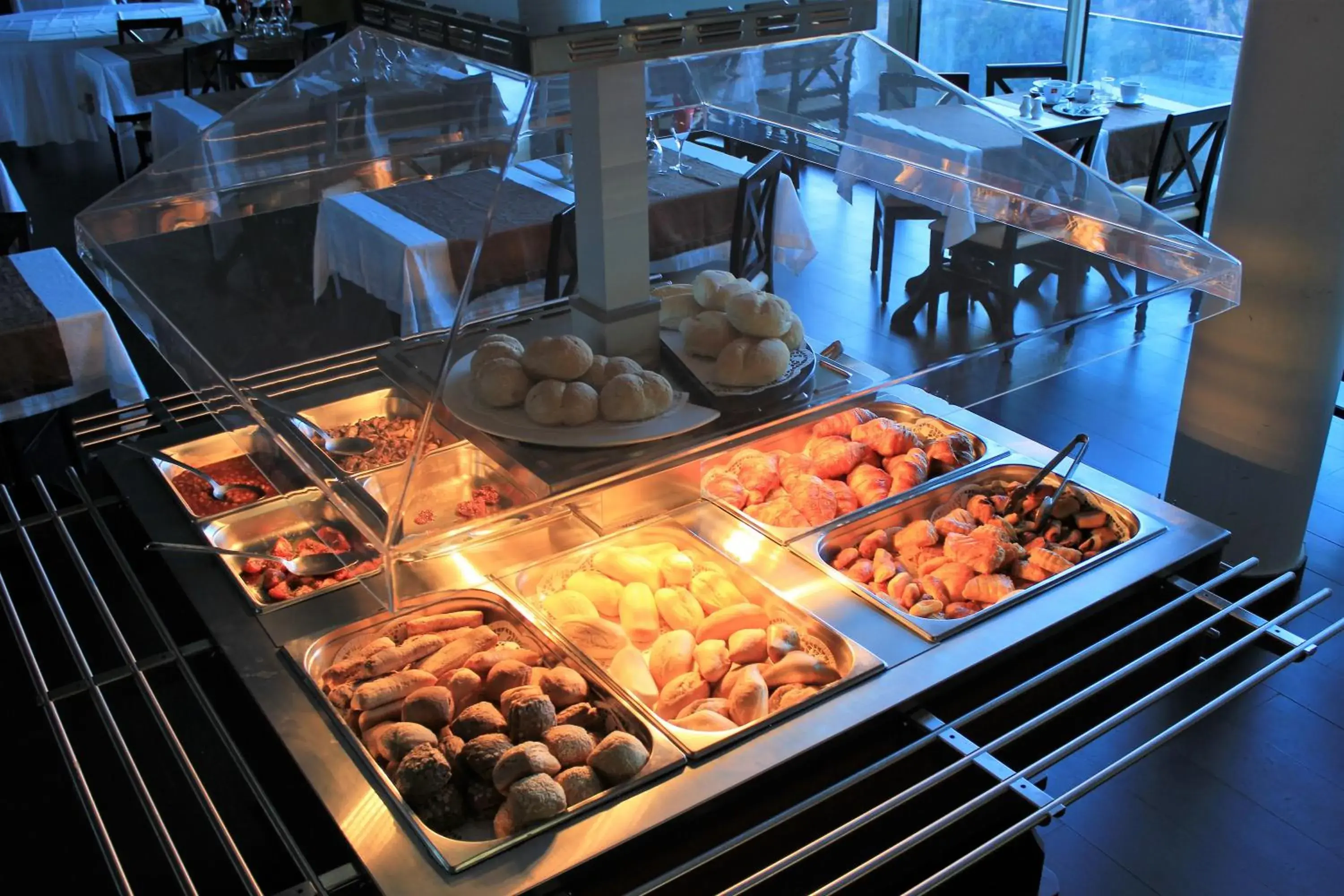 Breakfast in Eira do Serrado - Hotel & Spa Breakfast in Eira do Serrado - Hotel & Spa