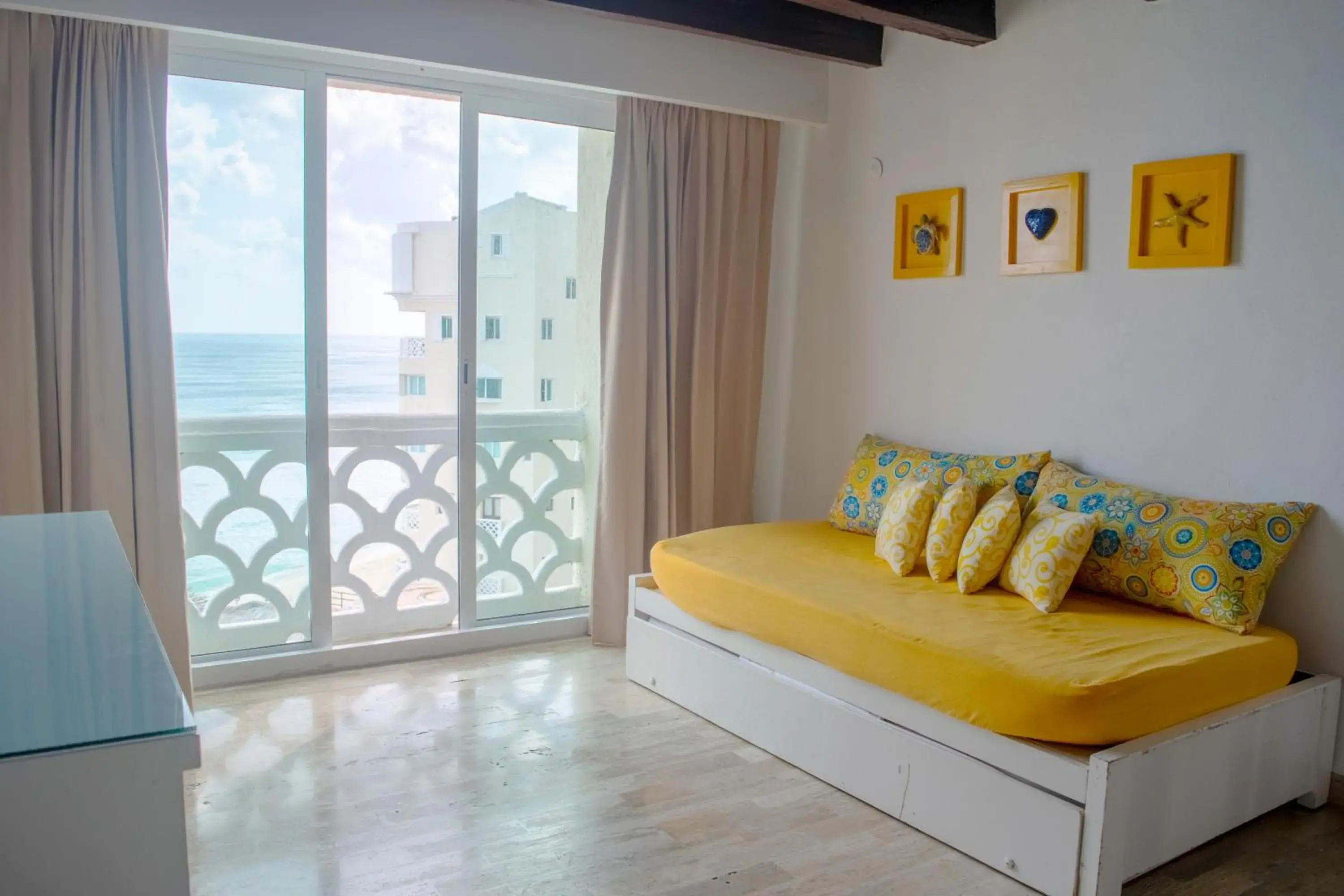 Bed in BSEA Cancun Plaza Hotel Bed in BSEA Cancun Plaza Hotel