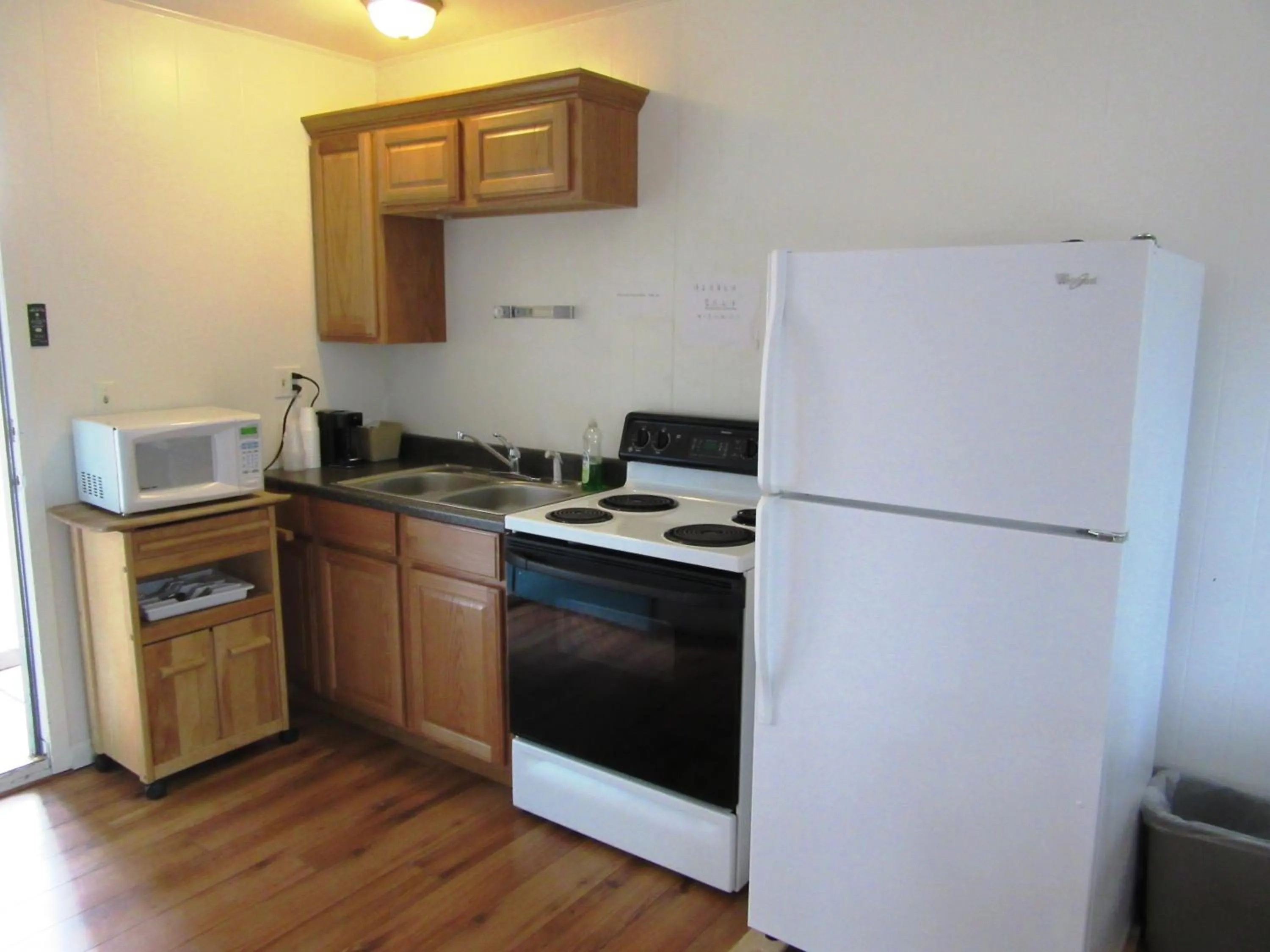 Kitchen or kitchenette in Yellowstone Country Inn