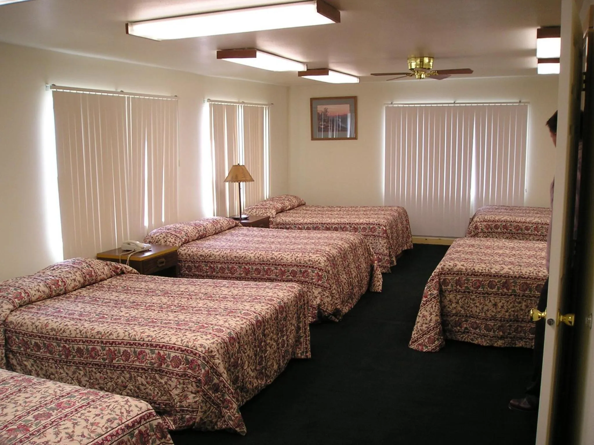 Bedroom, Bed in Yellowstone Country Inn
