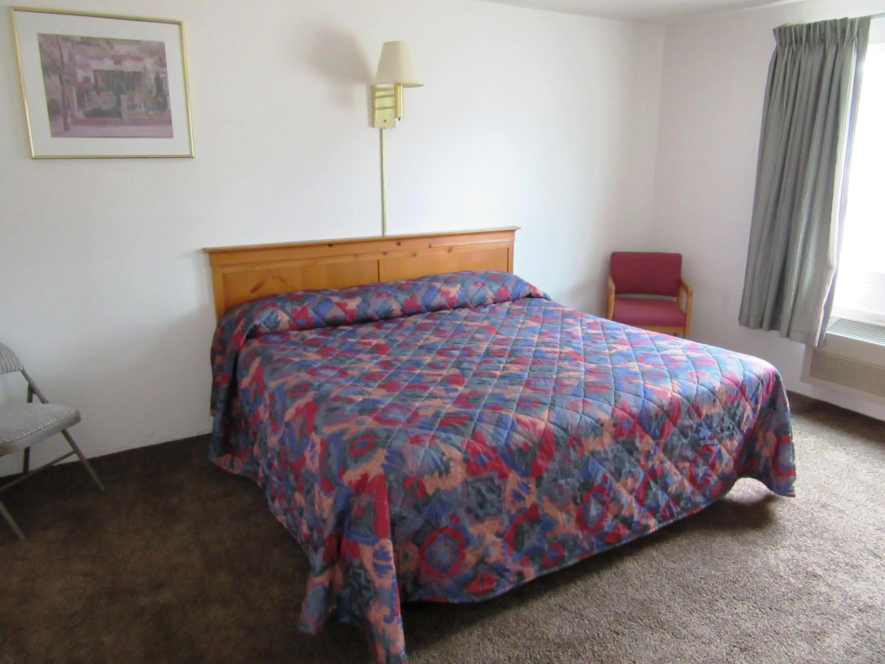 Bed in Yellowstone Country Inn