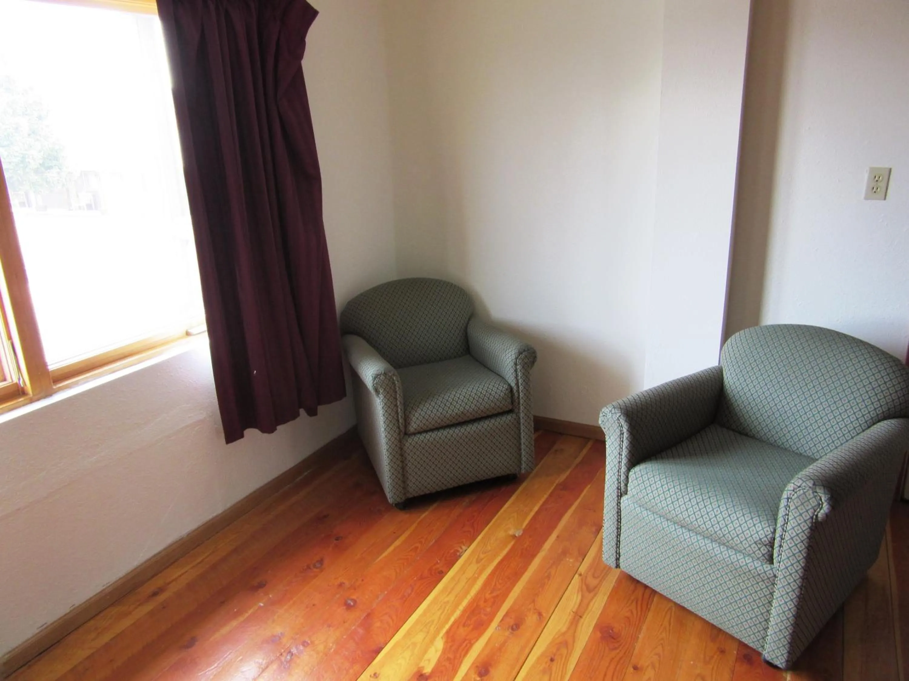 Seating area in Yellowstone Country Inn