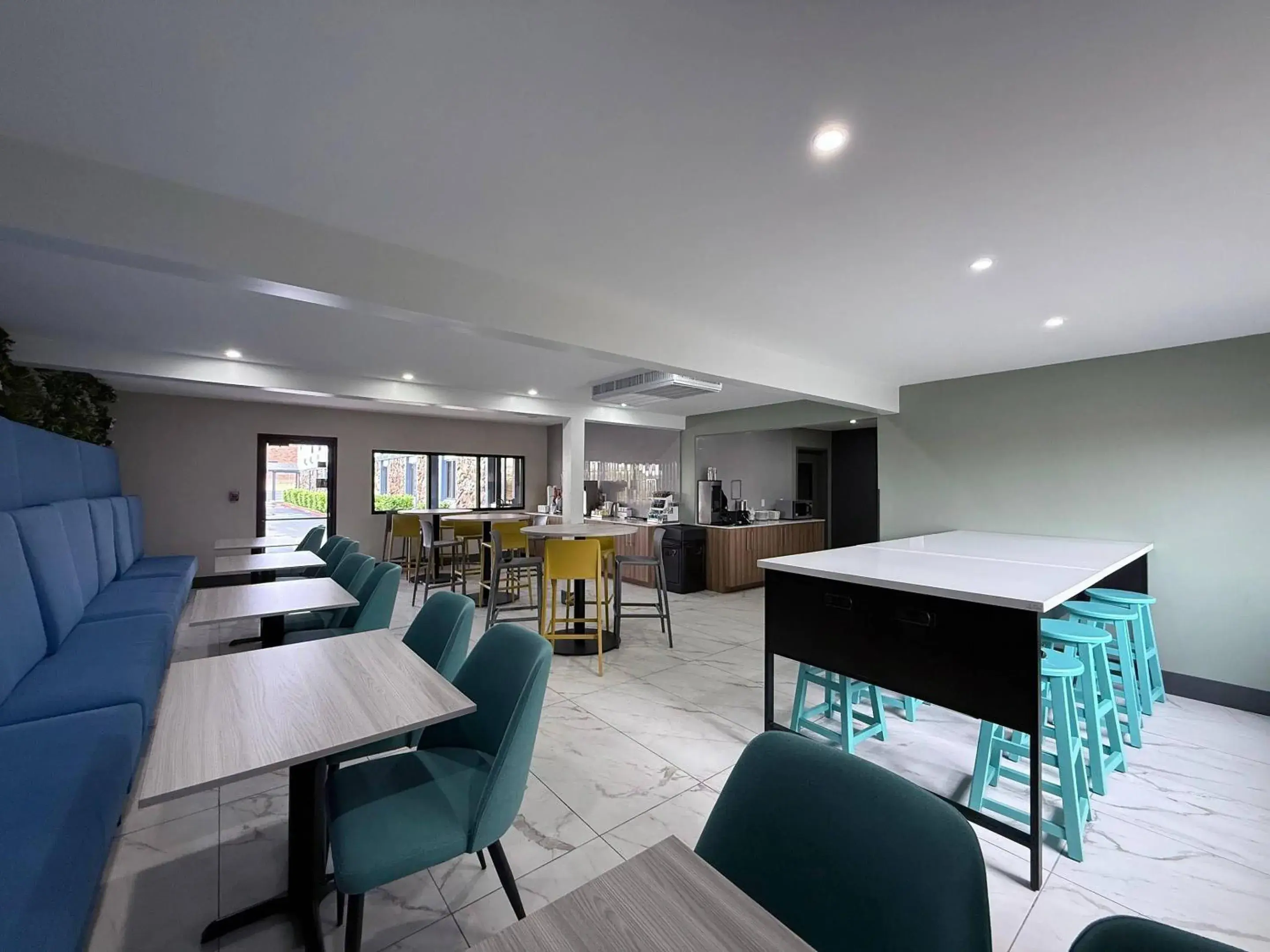 Breakfast in Clarion Pointe Breakfast in Clarion Pointe