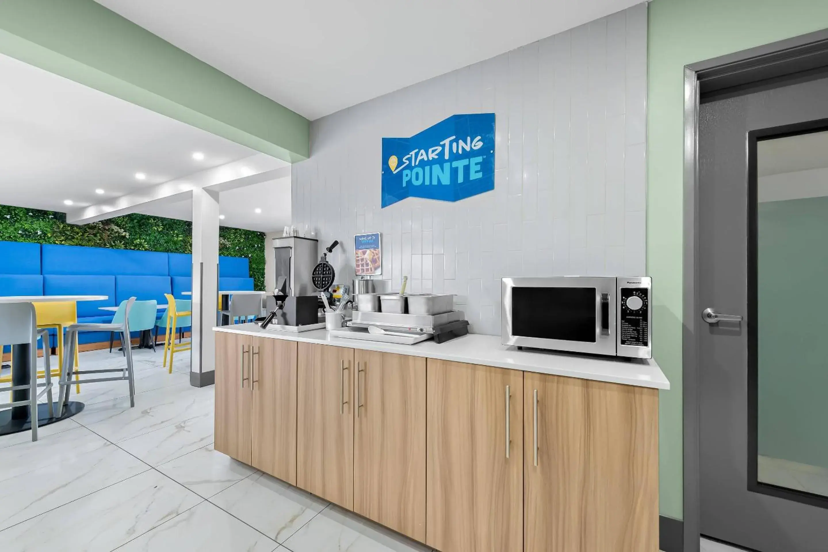 Breakfast in Clarion Pointe Breakfast in Clarion Pointe