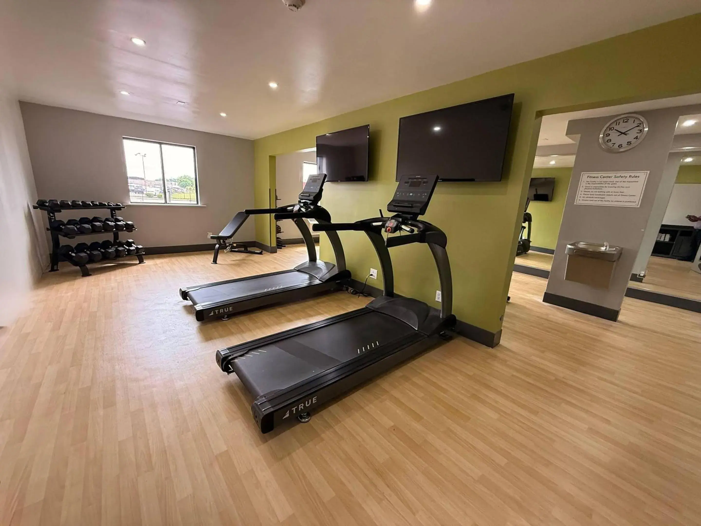 Fitness centre/facilities in Clarion Pointe Fitness centre/facilities in Clarion Pointe