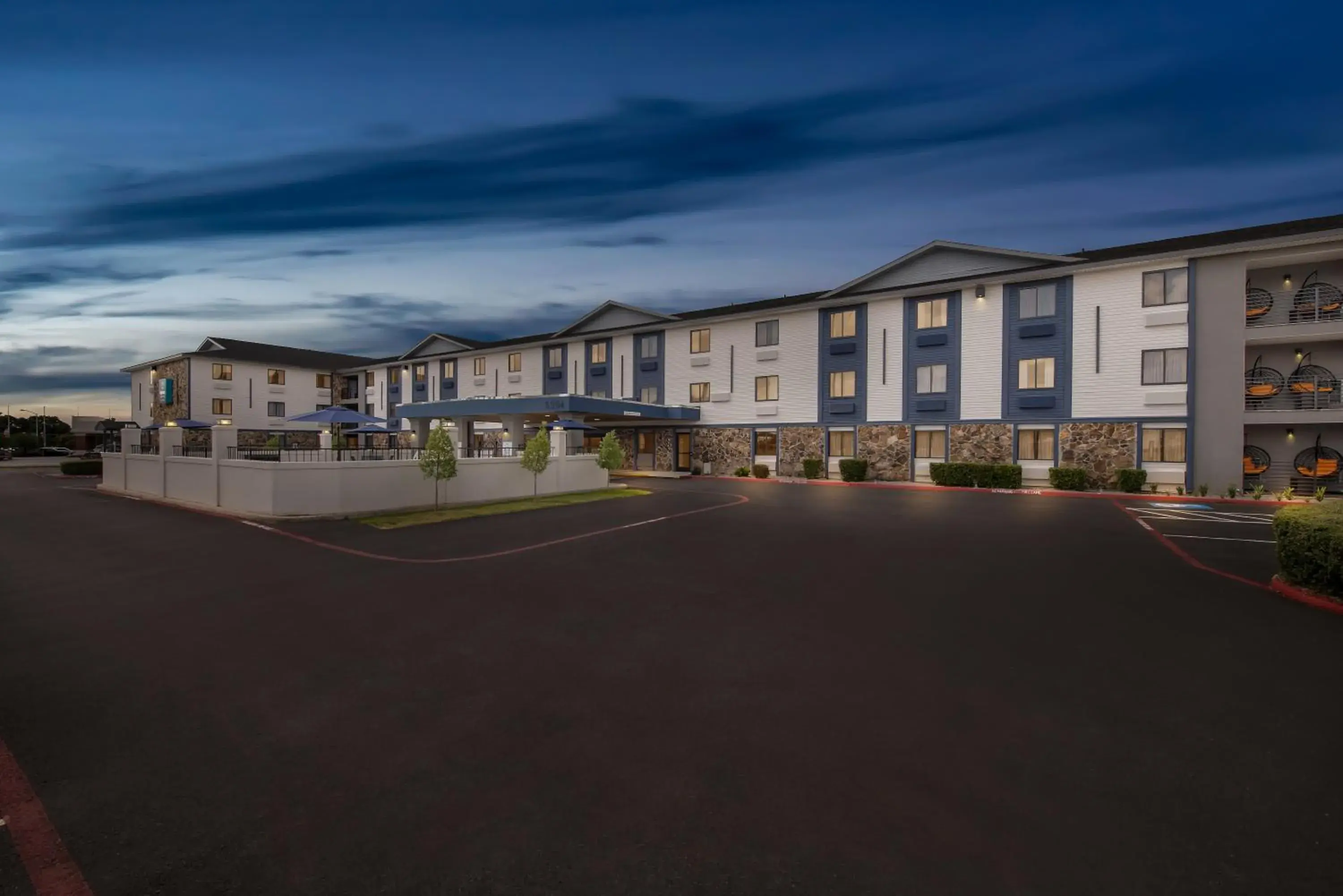 Property building in Clarion Pointe Property building in Clarion Pointe