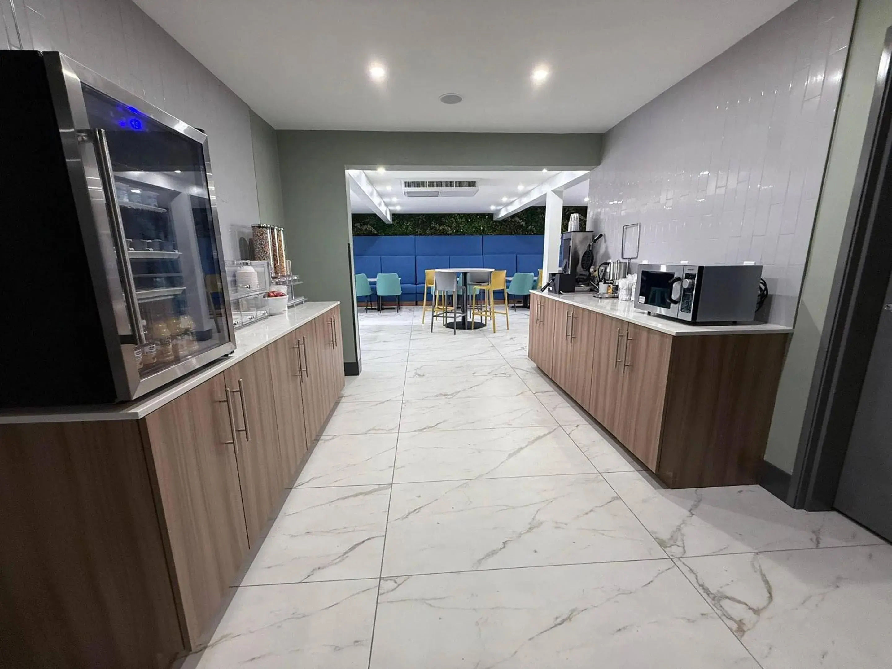 Breakfast in Clarion Pointe Breakfast in Clarion Pointe