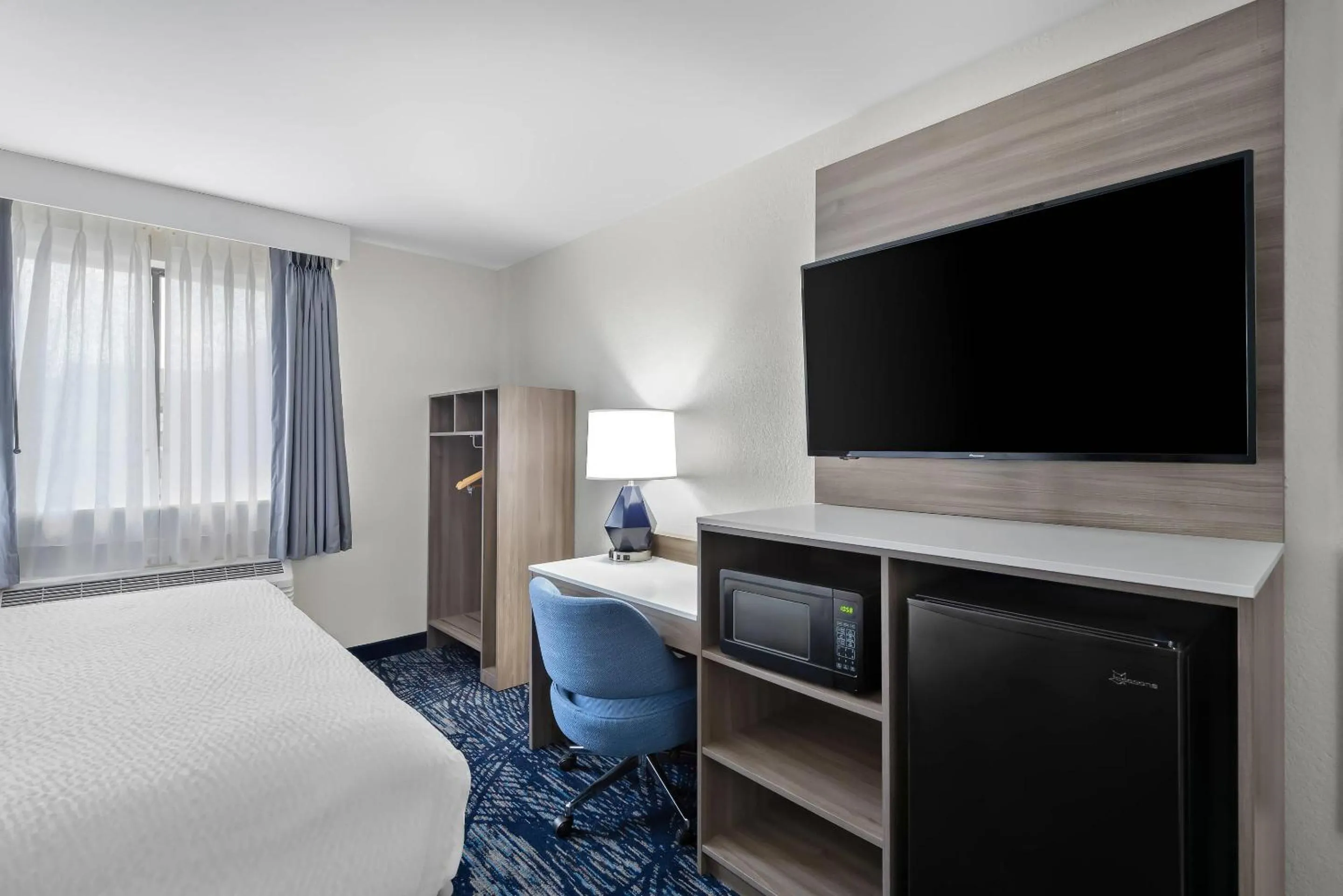 Bedroom, Bed in Clarion Pointe