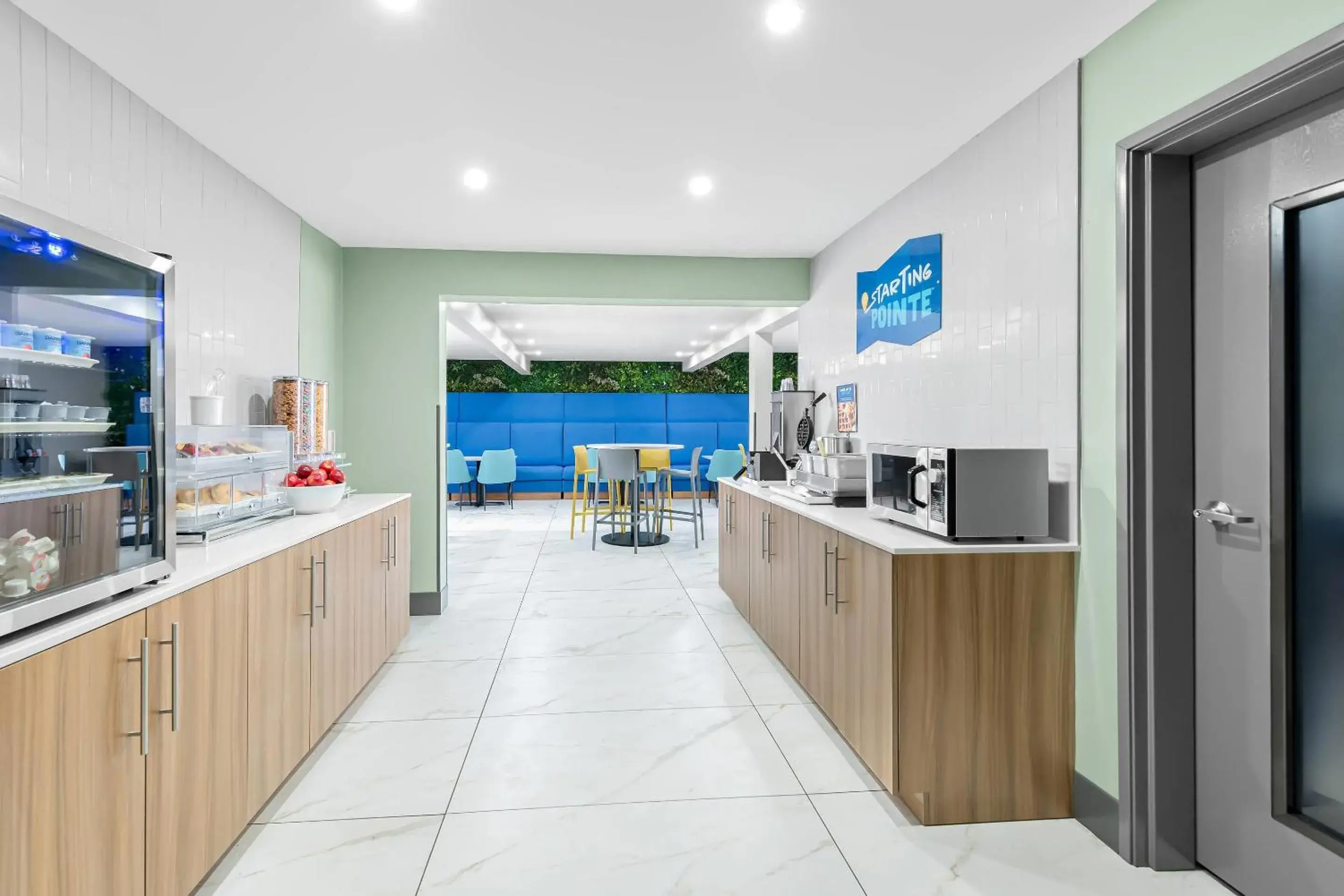 Breakfast in Clarion Pointe Breakfast in Clarion Pointe