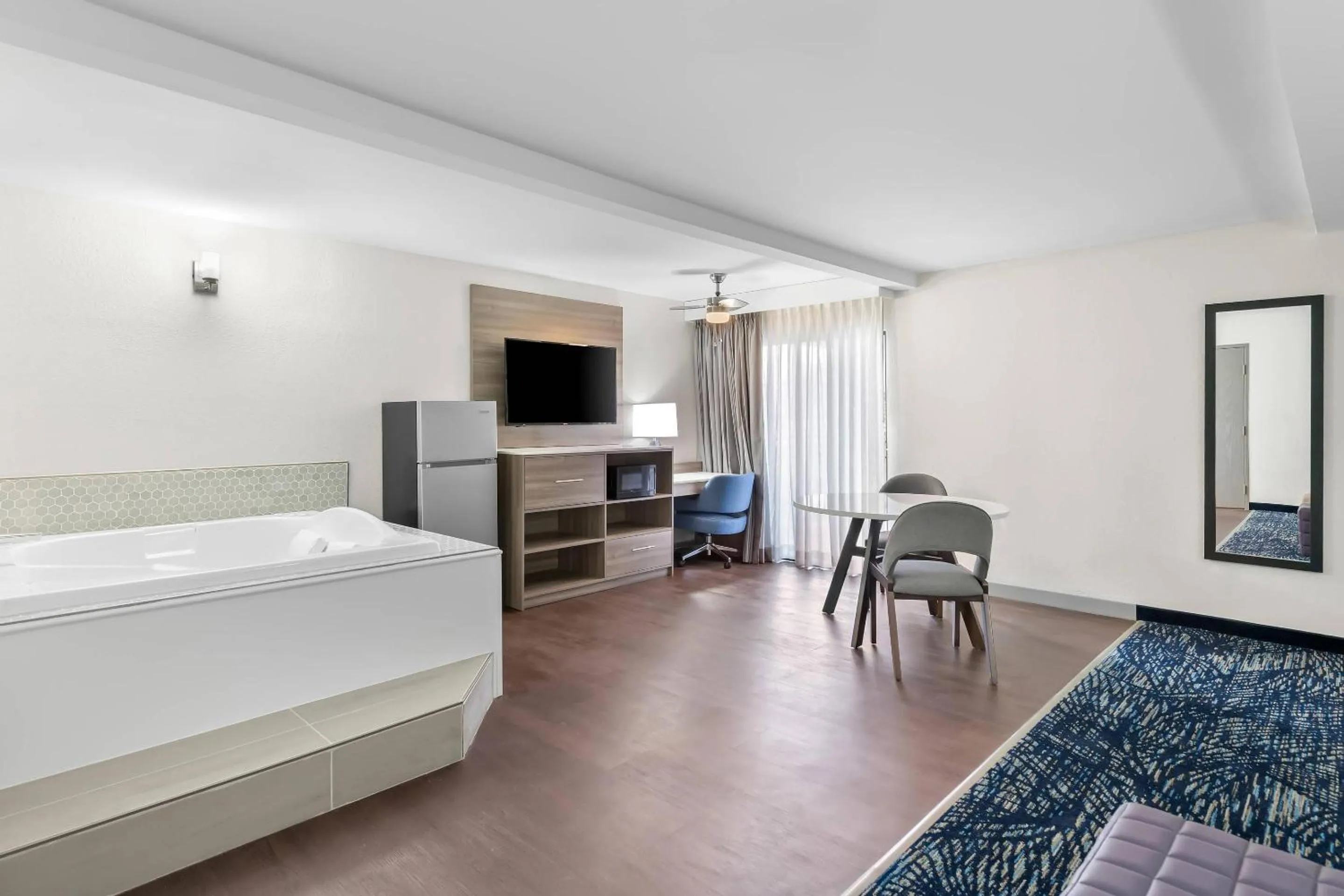 Bedroom, Bed in Clarion Pointe