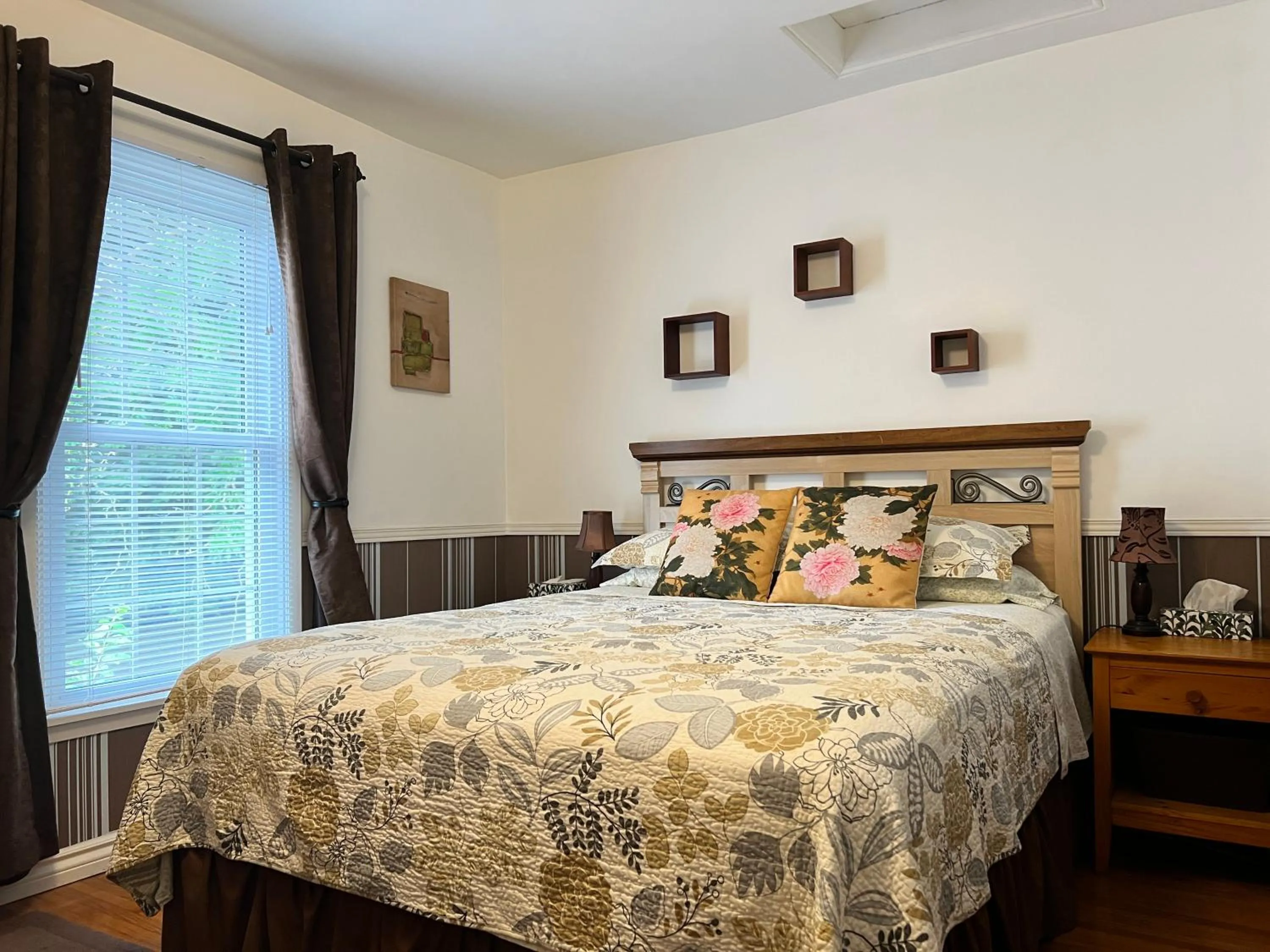 Bed in Cozy House B&B