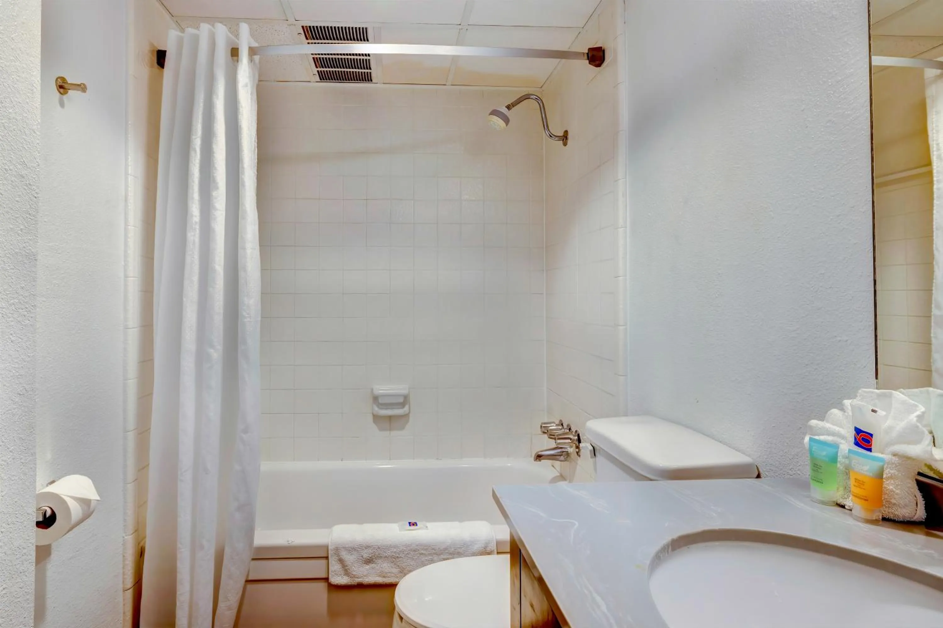 Bathroom in Motel 6 Arlington TX Entertainment District