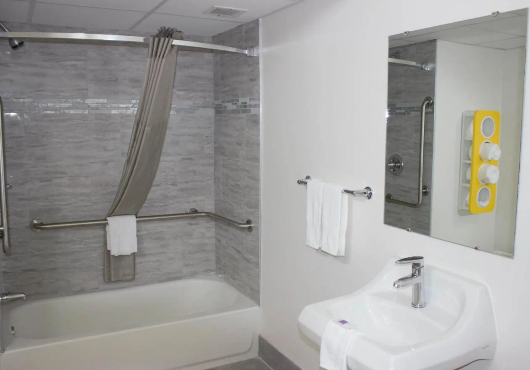 Bathroom in Motel 6-Cleveland, TN