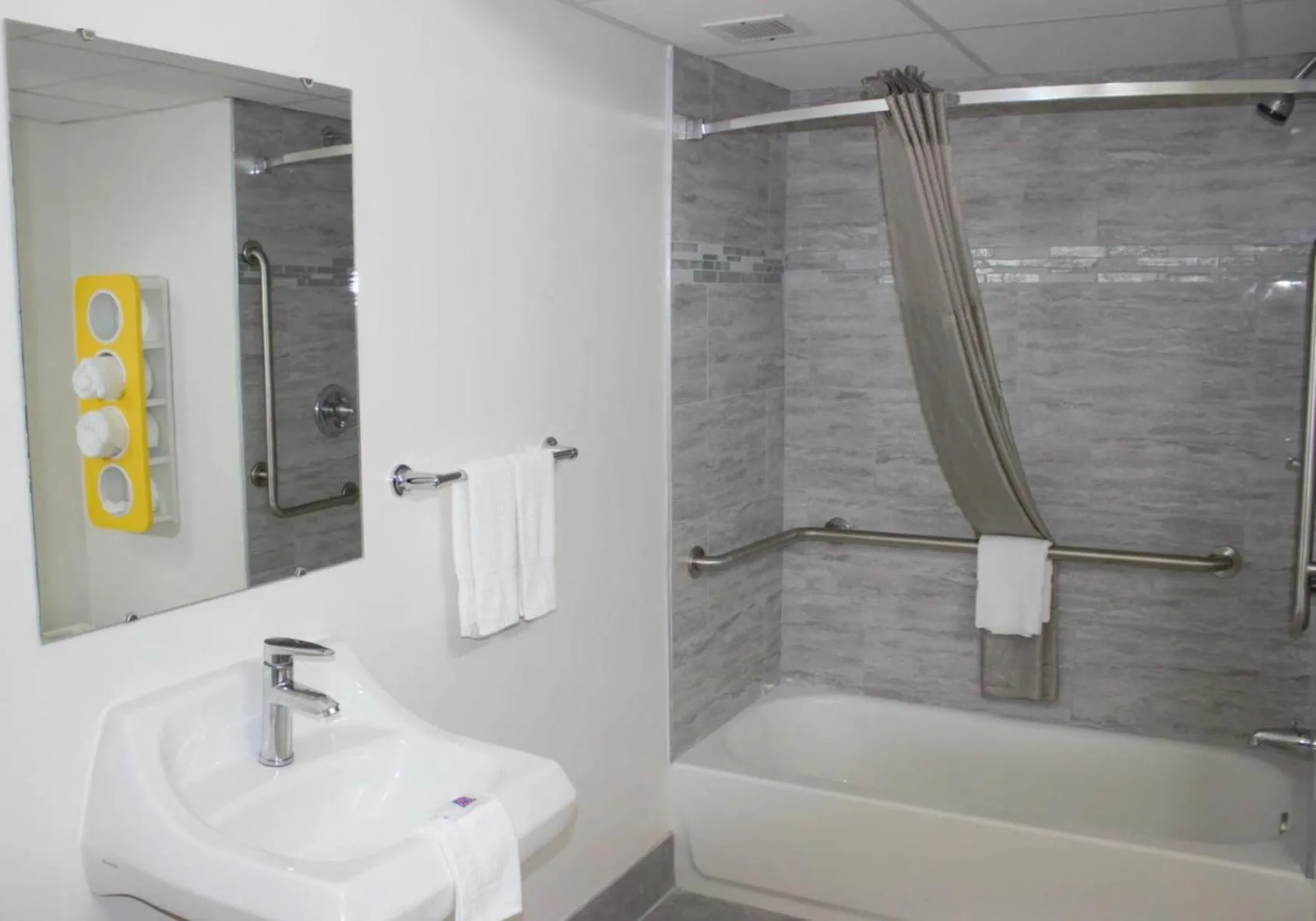 Bathroom in Motel 6-Cleveland, TN