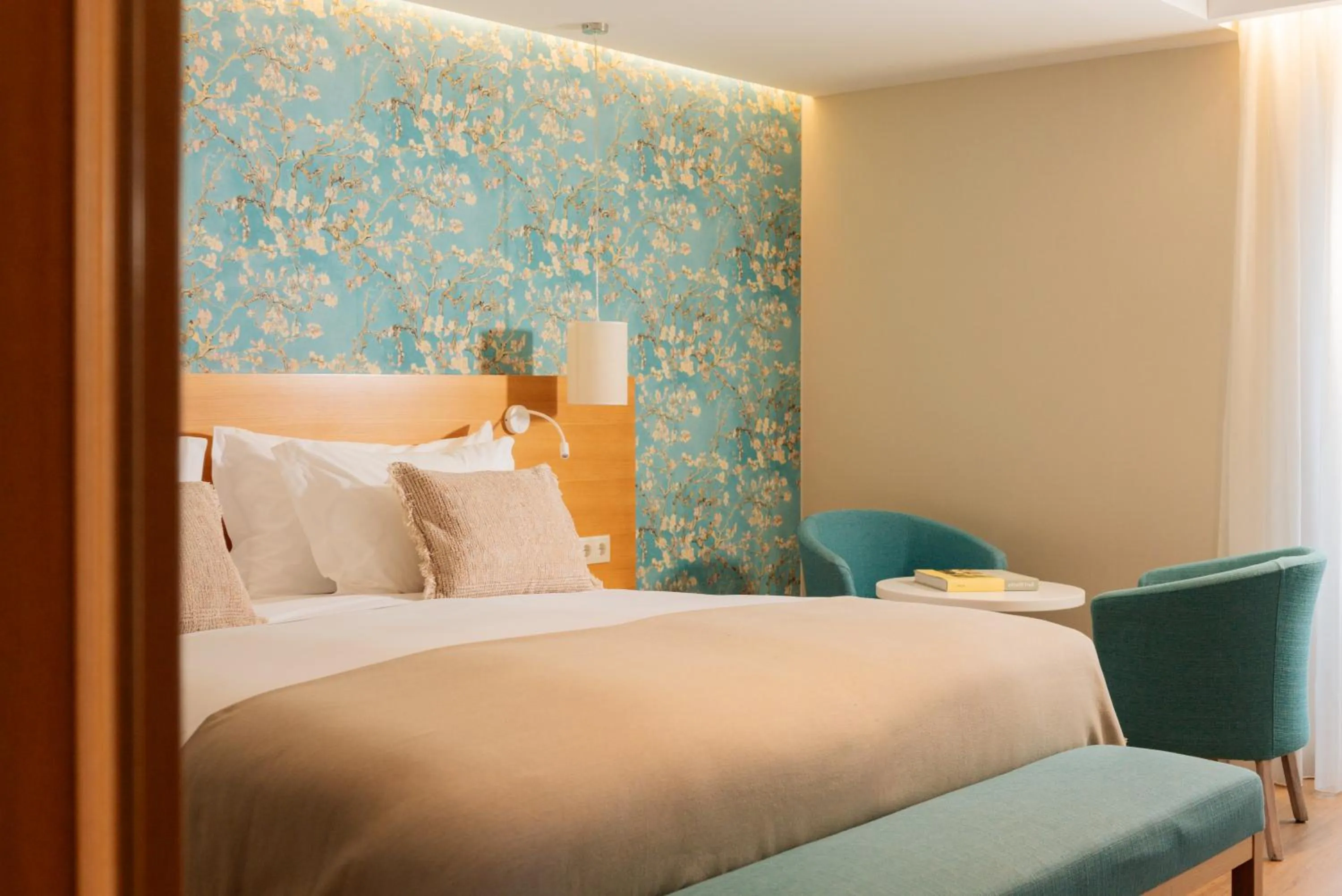 Bedroom, Bed in Falésia Hotel - Adults Only