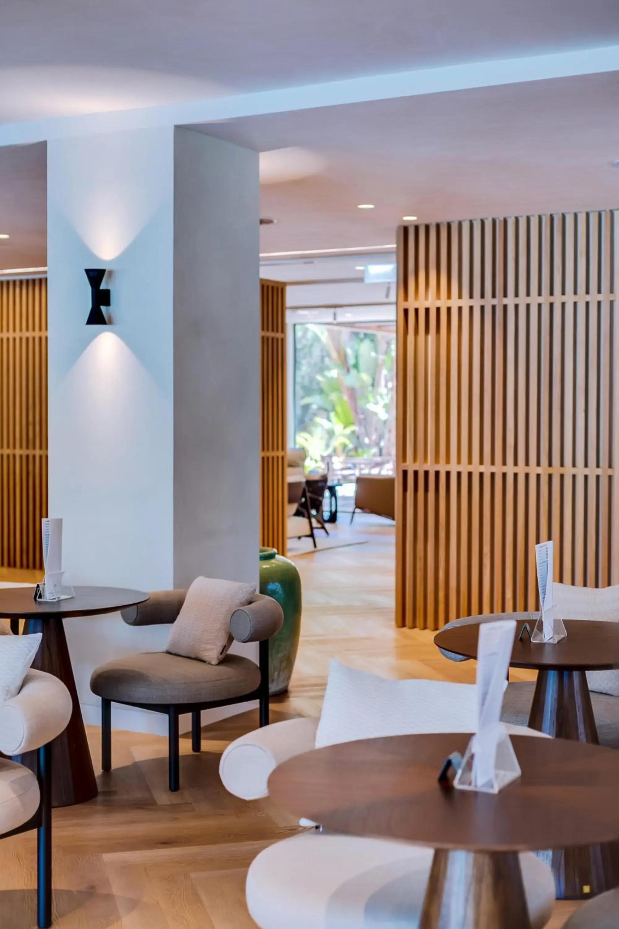 Lounge or bar in Falésia Hotel - Adults Only Lounge or bar in Falésia Hotel - Adults Only