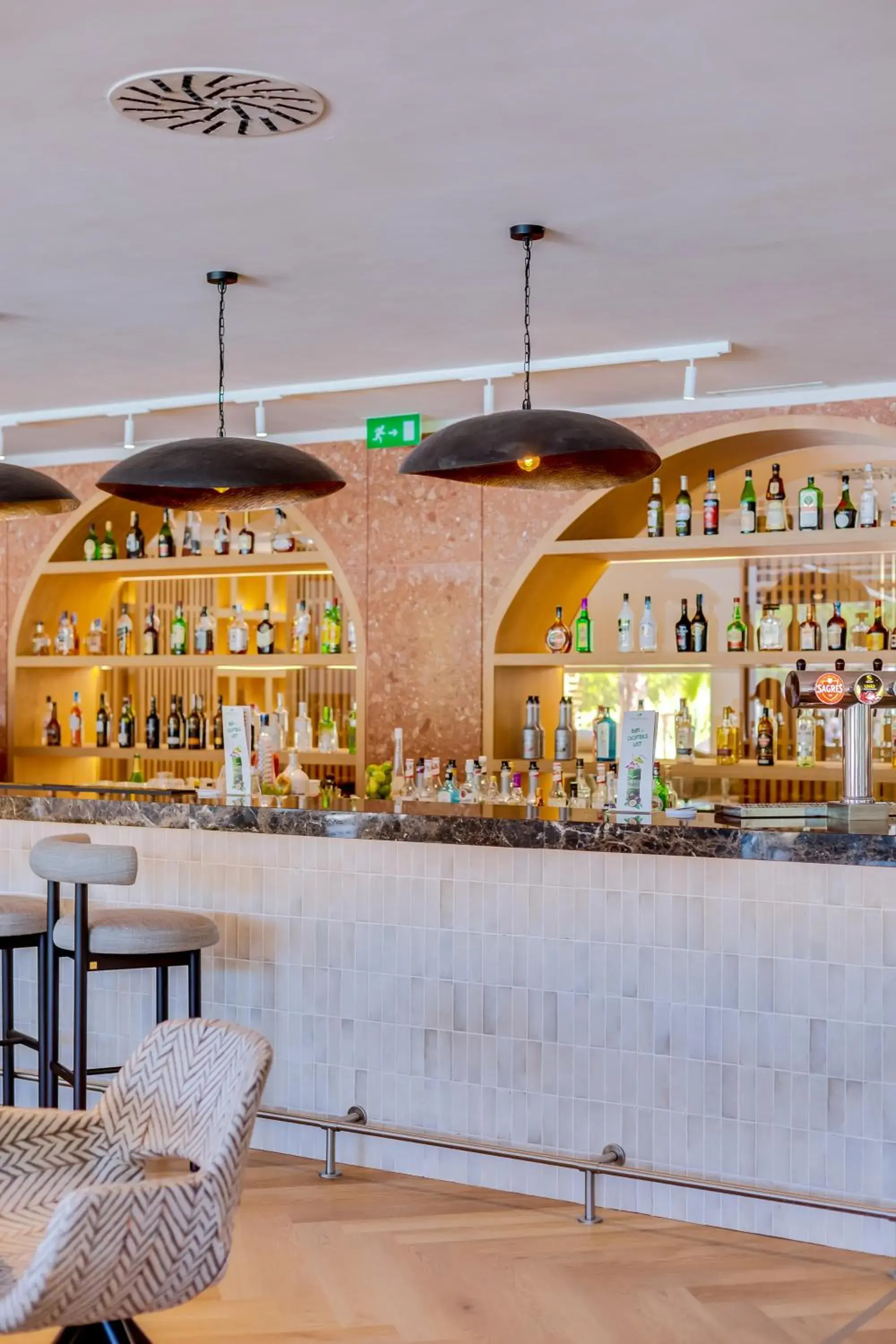 Lounge or bar in Falésia Hotel - Adults Only Lounge or bar in Falésia Hotel - Adults Only