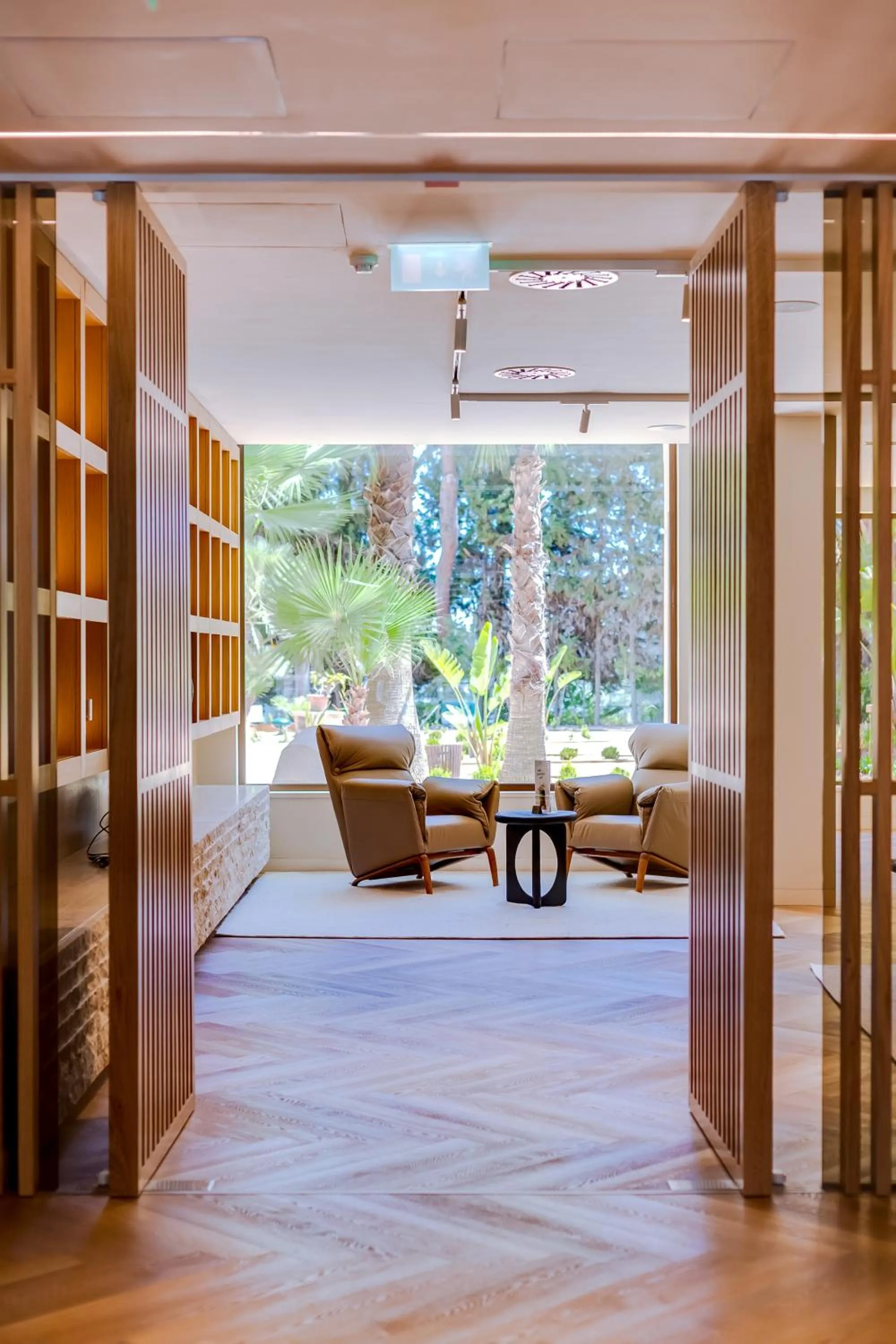 Communal lounge/ TV room in Falésia Hotel - Adults Only