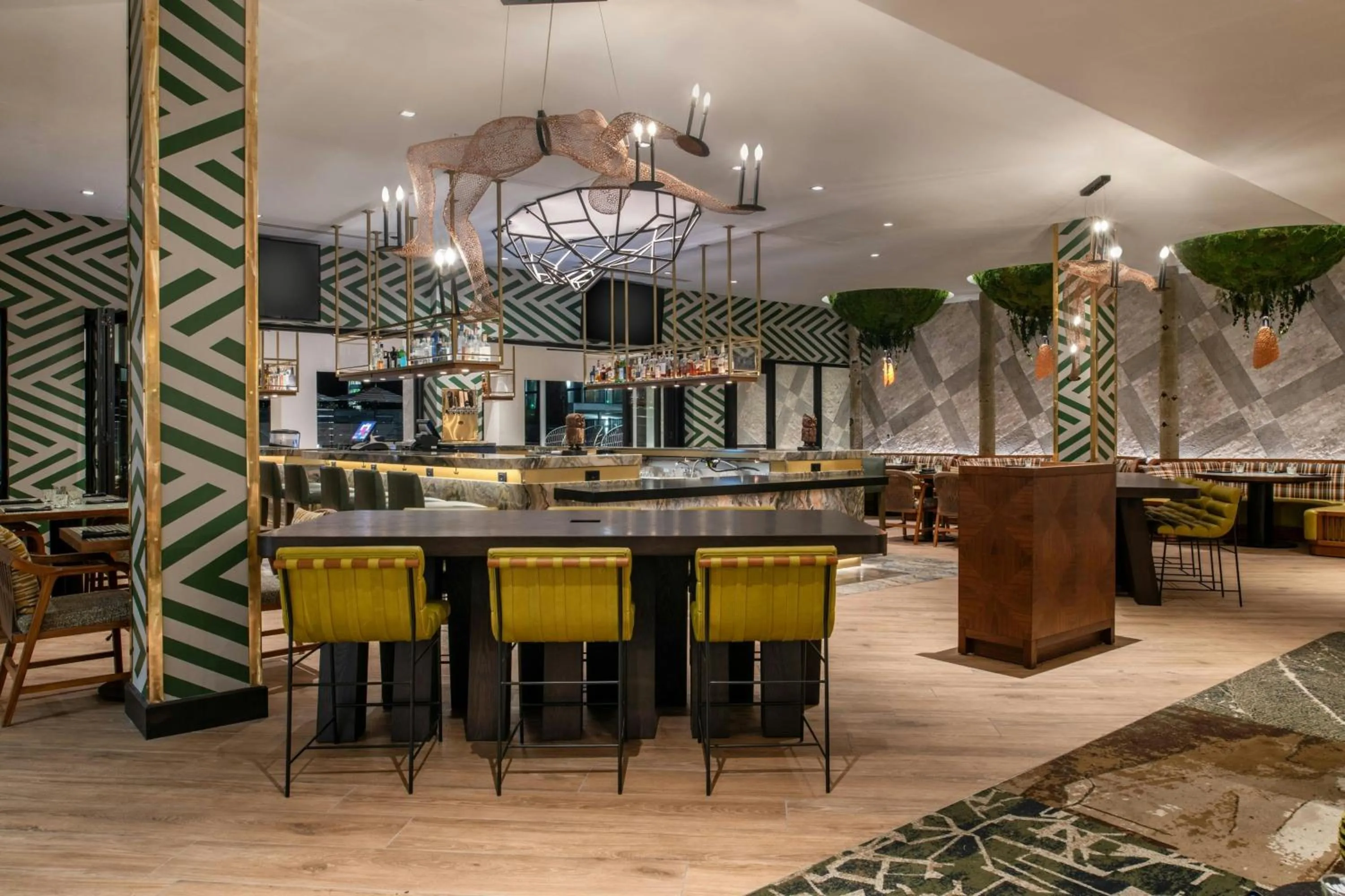 Restaurant/places to eat in Hotel Paradox, Autograph Collection