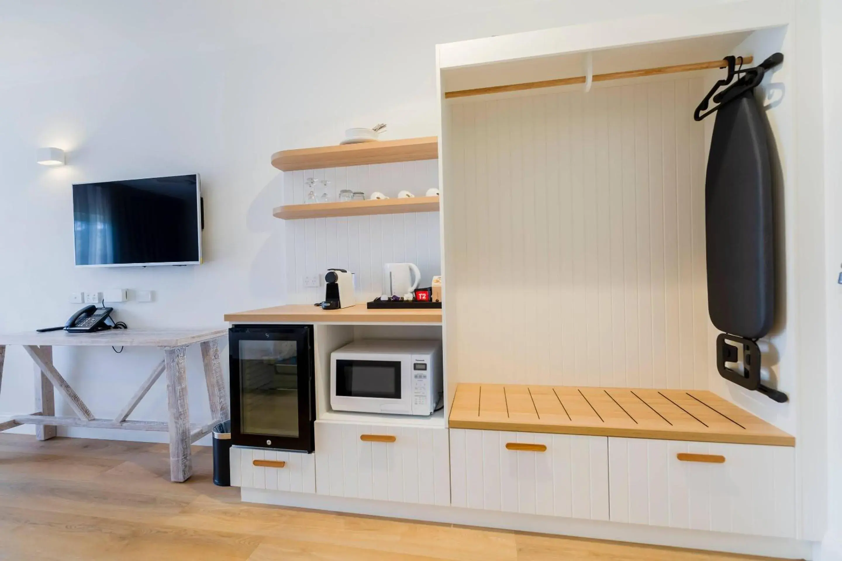 Bedroom in The Quarters, an Ascend Collection Hotel Bedroom in The Quarters, an Ascend Collection Hotel